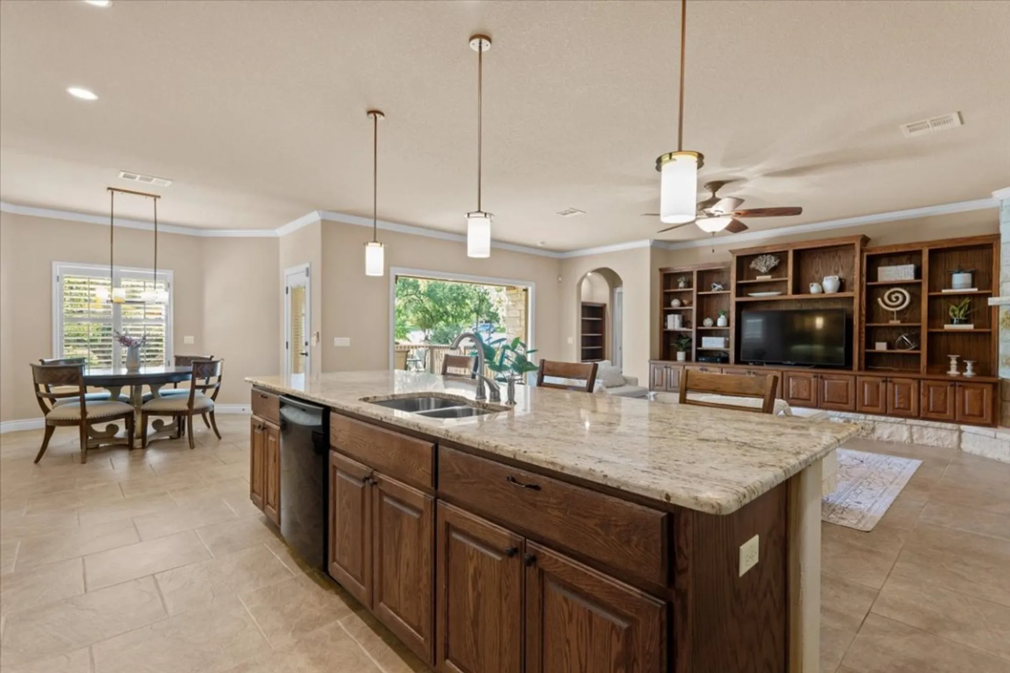 Property Slideshow image 12 of 37 | 5124 hidden springs trl, Georgetown, TX, 78633