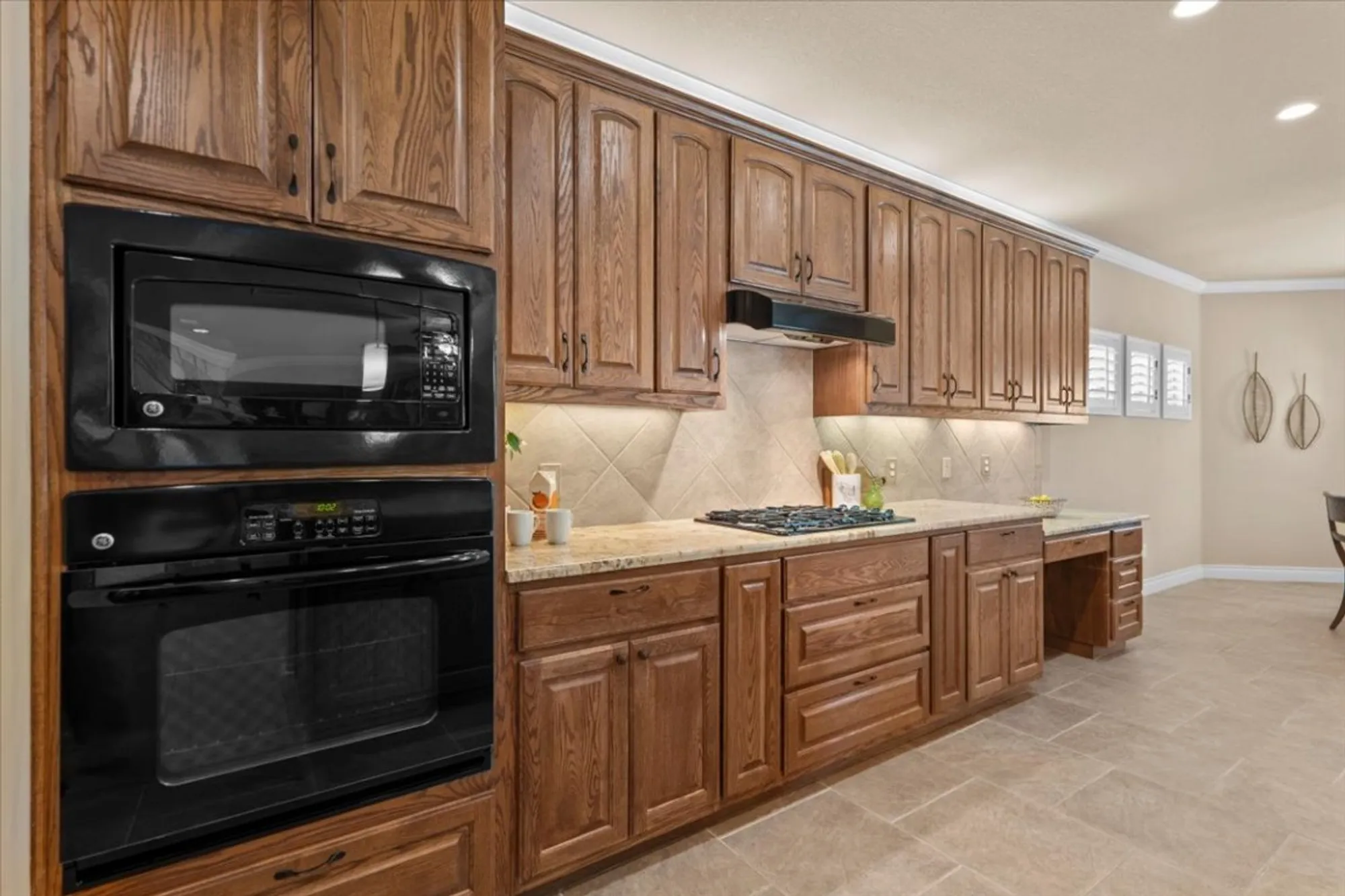 Property Slideshow image 13 of 37 | 5124 hidden springs trl, Georgetown, TX, 78633