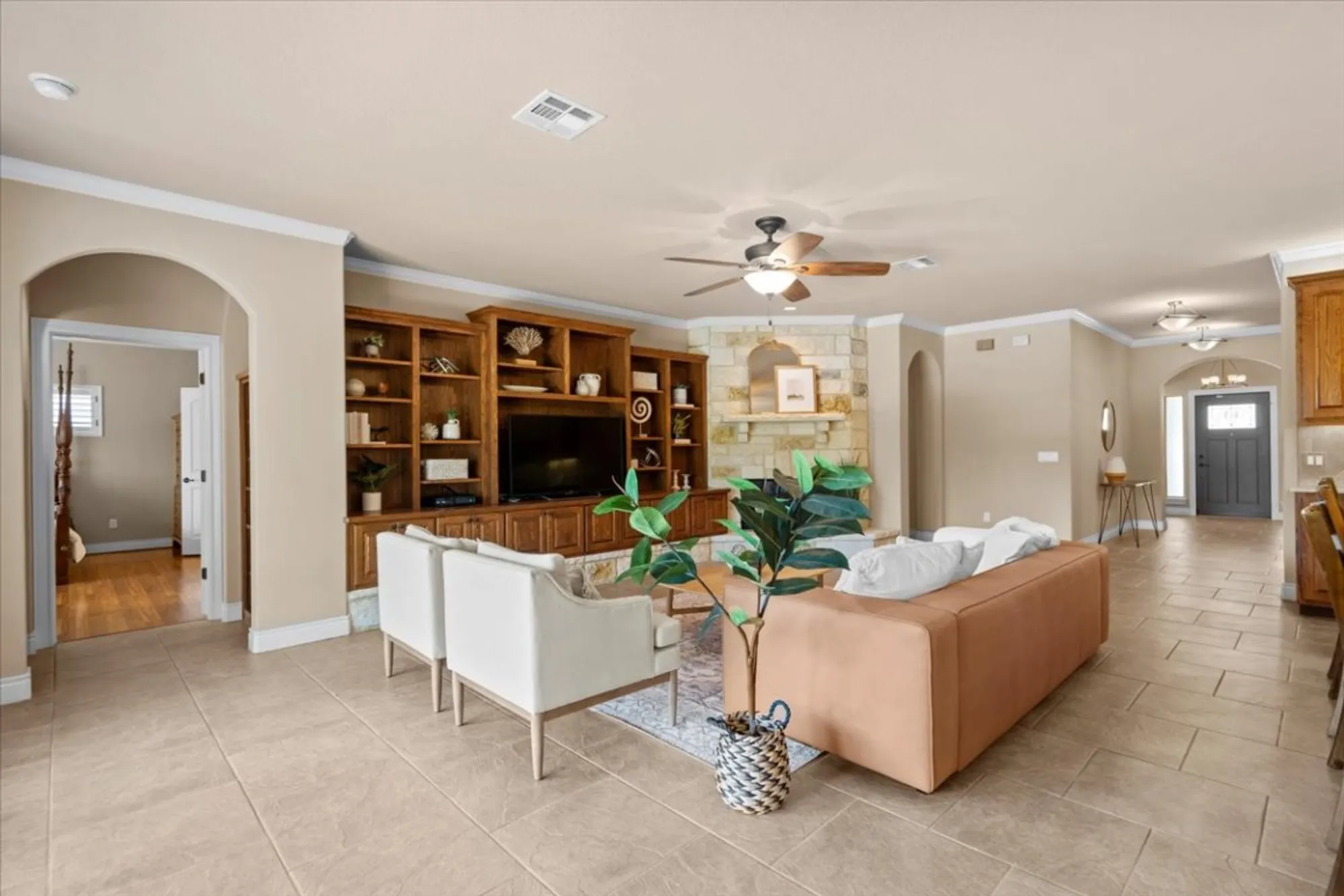 Property Slideshow image 5 of 37 | 5124 hidden springs trl, Georgetown, TX, 78633