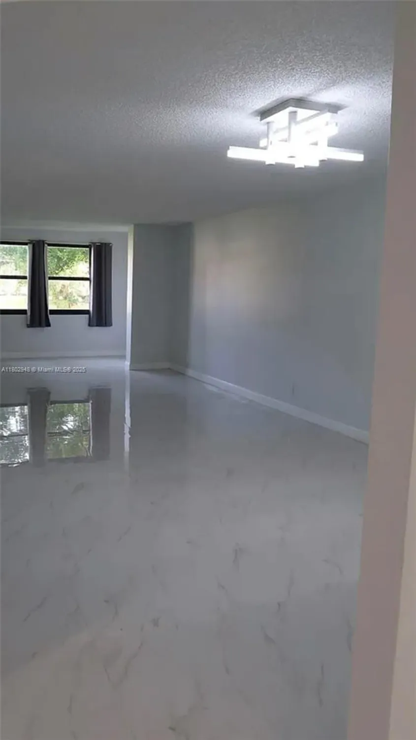 Property Slideshow image 15 of 20 | 691 s hollybrook dr apt 208, Pembroke Pines, FL, 33025