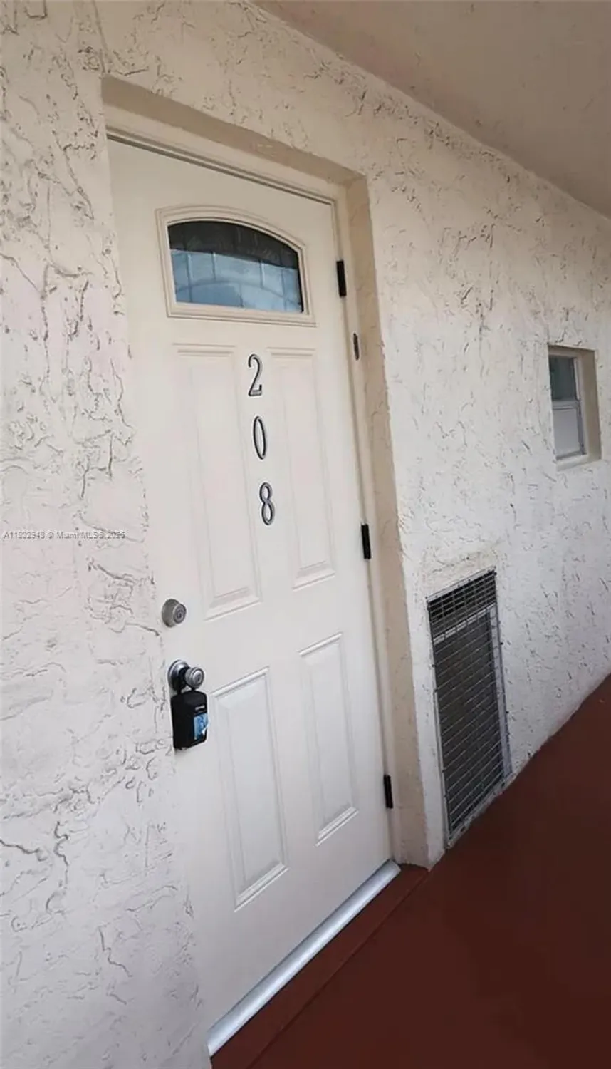 Property Slideshow image 12 of 20 | 691 s hollybrook dr apt 208, Pembroke Pines, FL, 33025