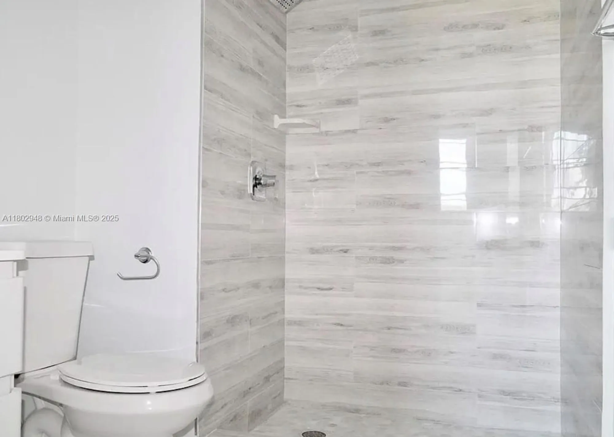 Property Slideshow image 4 of 20 | 691 s hollybrook dr apt 208, Pembroke Pines, FL, 33025