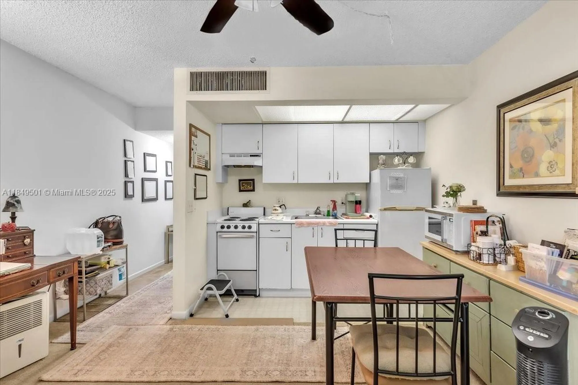 Property Slideshow image 10 of 53 | 13455 sw 16th ct f104, Pembroke Pines, FL, 33027