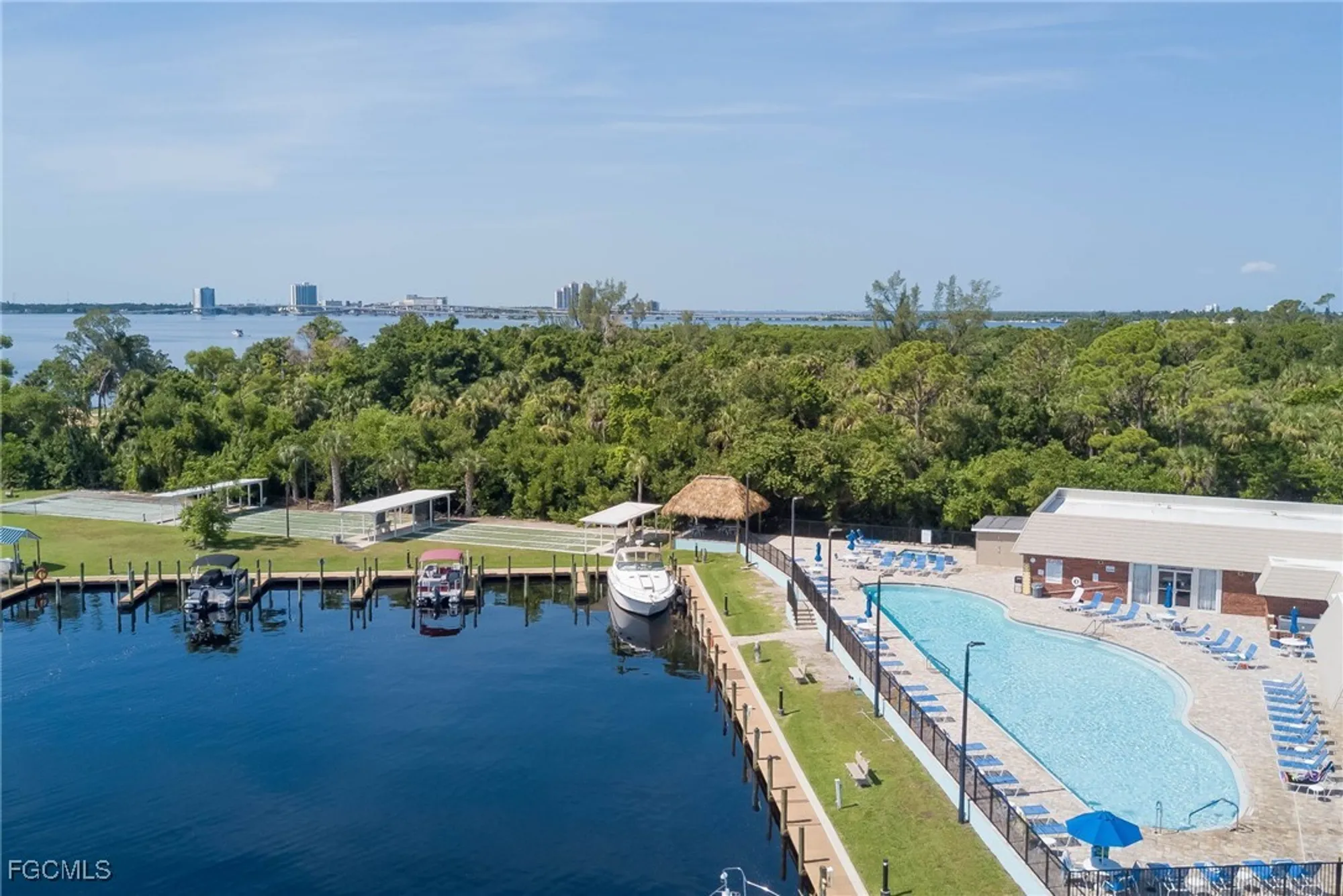 Property Slideshow image 25 of 29 | 5509 sir walter way, North Fort Myers, FL, 33917