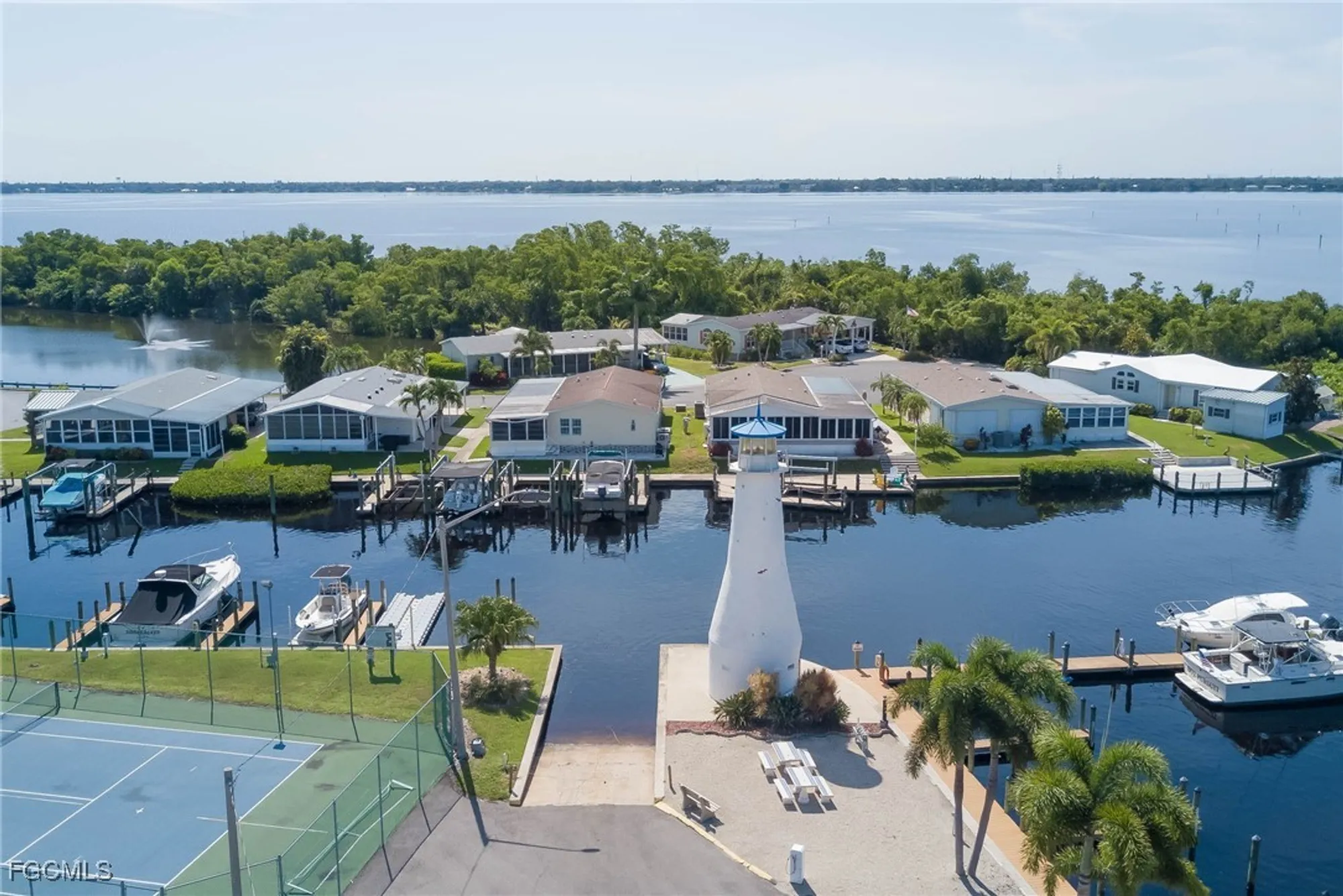Property Slideshow image 26 of 29 | 5509 sir walter way, North Fort Myers, FL, 33917