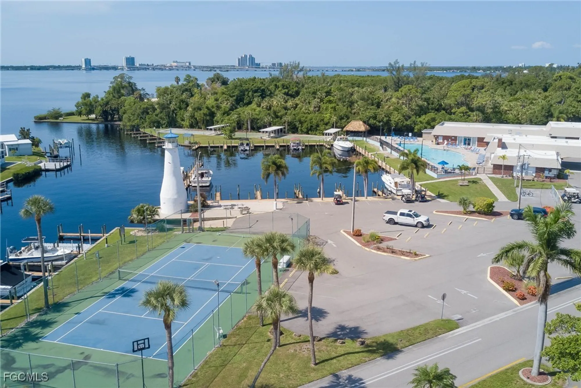 Property Slideshow image 27 of 29 | 5509 sir walter way, North Fort Myers, FL, 33917