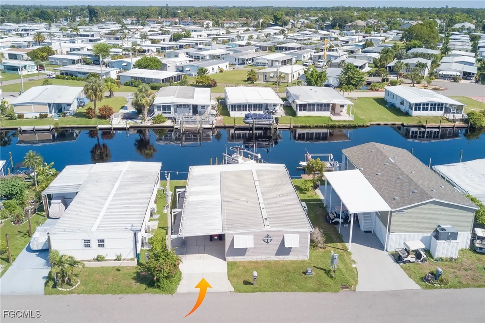 Property Slideshow image 2 of 29 | 5509 sir walter way, North Fort Myers, FL, 33917