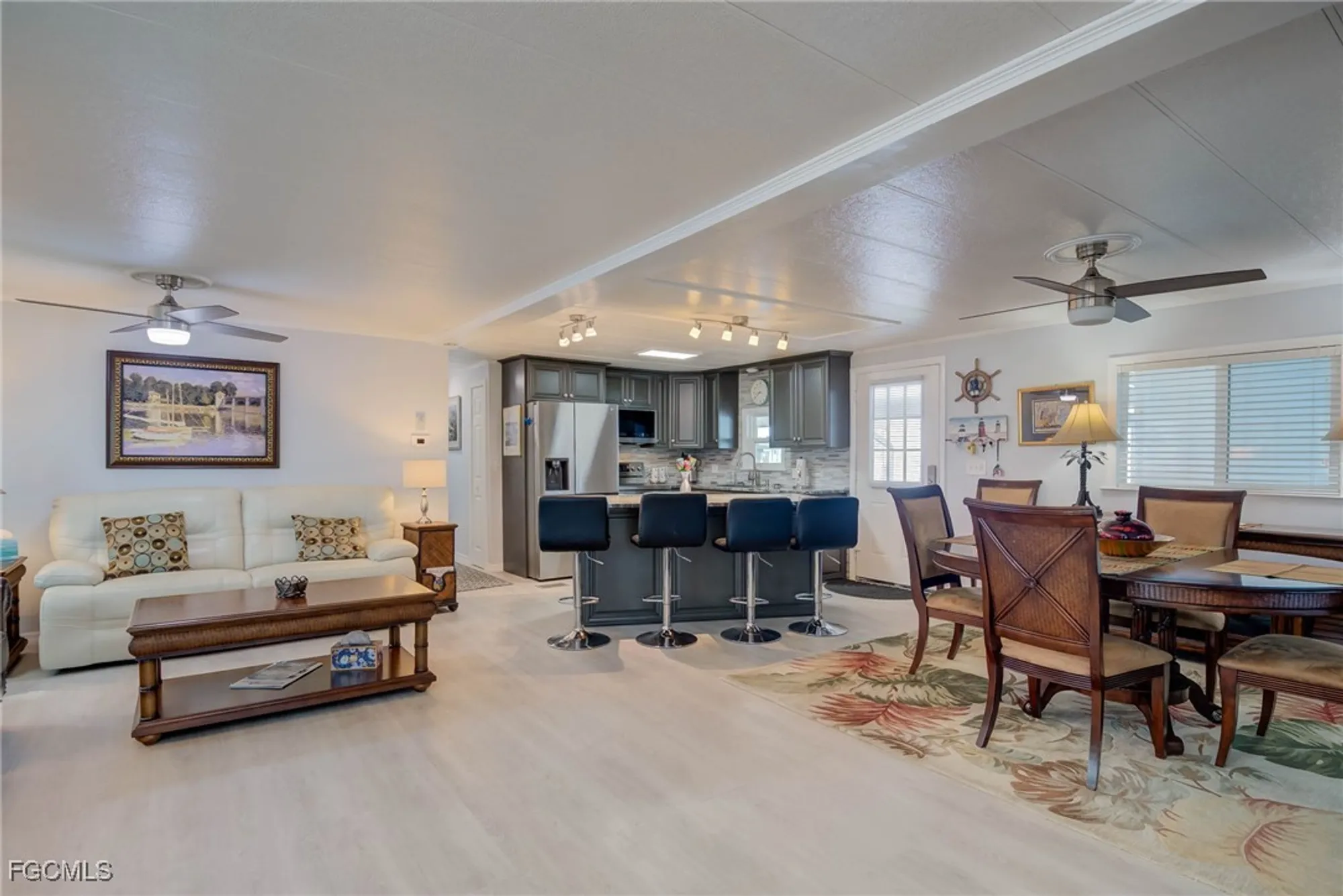 Property Slideshow image 5 of 29 | 5509 sir walter way, North Fort Myers, FL, 33917