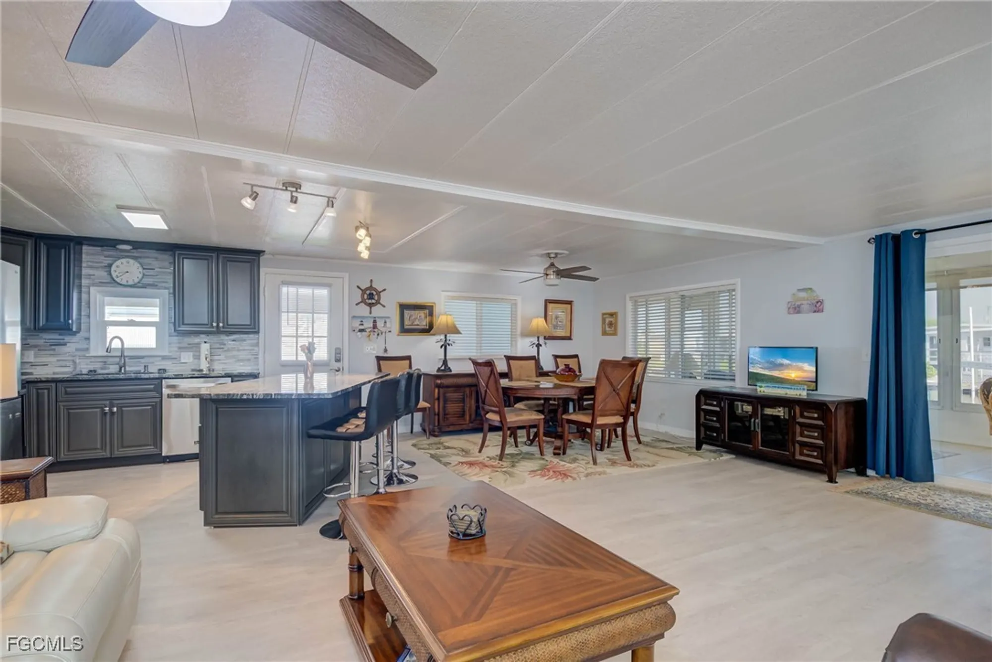 Property Slideshow image 6 of 29 | 5509 sir walter way, North Fort Myers, FL, 33917