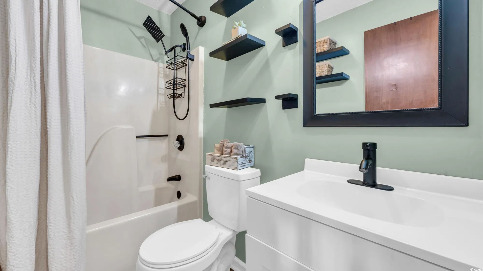 Property Slideshow image 5 of 40 | 510 fairwood lakes dr unit 20f, Myrtle Beach, SC, 29588