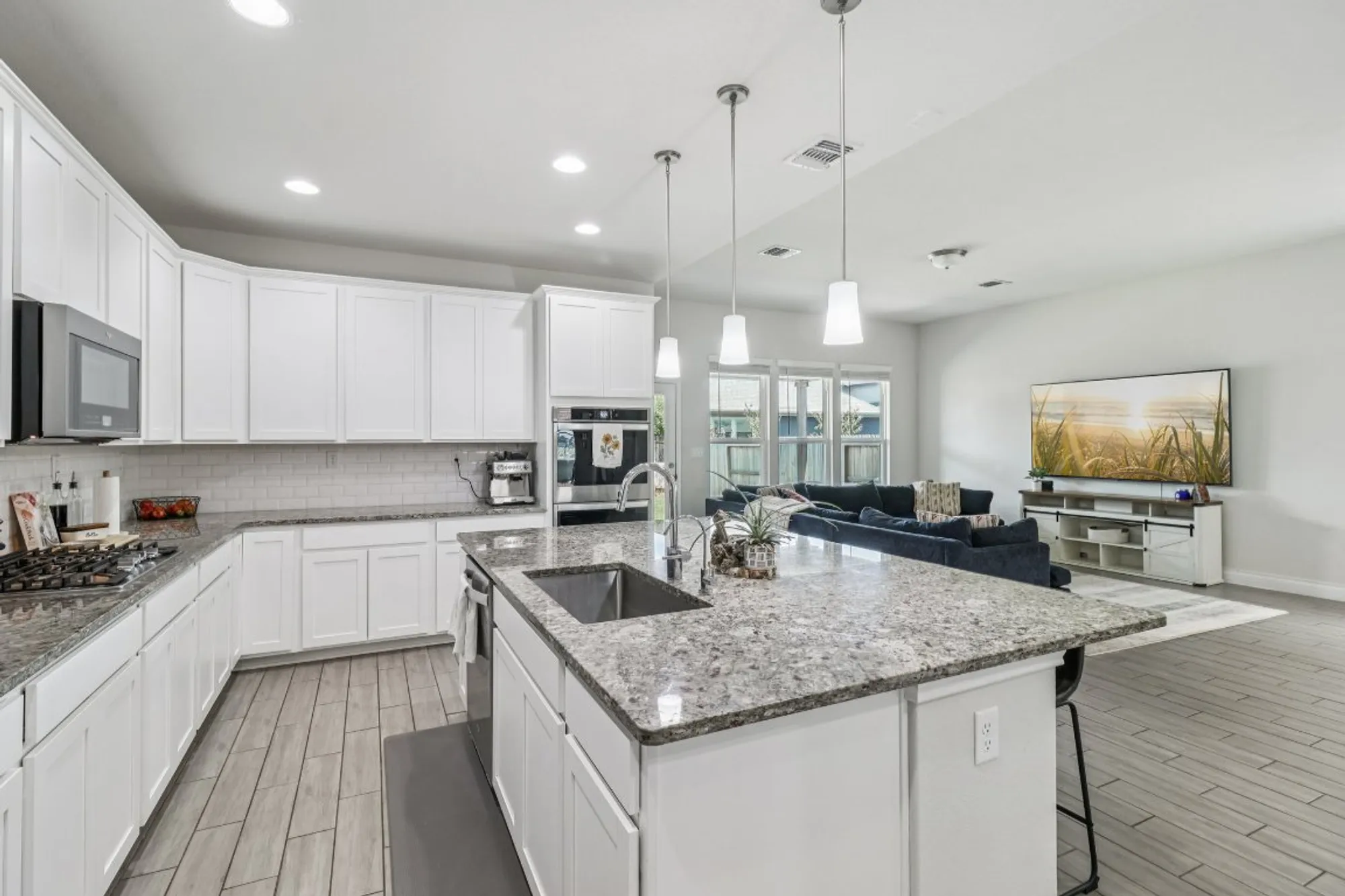 Property Slideshow image 13 of 40 | 2240 zachry dr, New Braunfels, TX, 78132