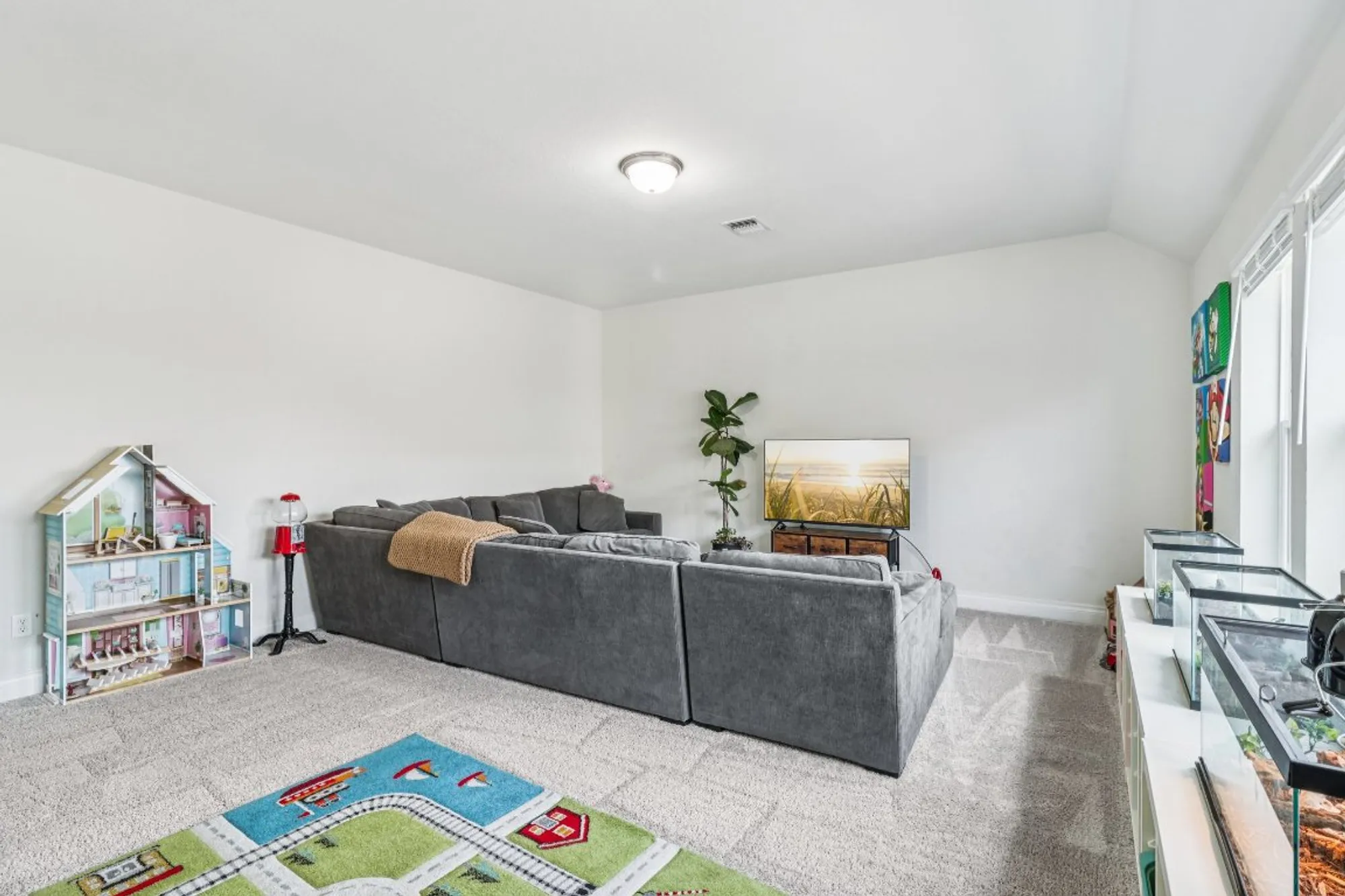 Property Slideshow image 25 of 40 | 2240 zachry dr, New Braunfels, TX, 78132