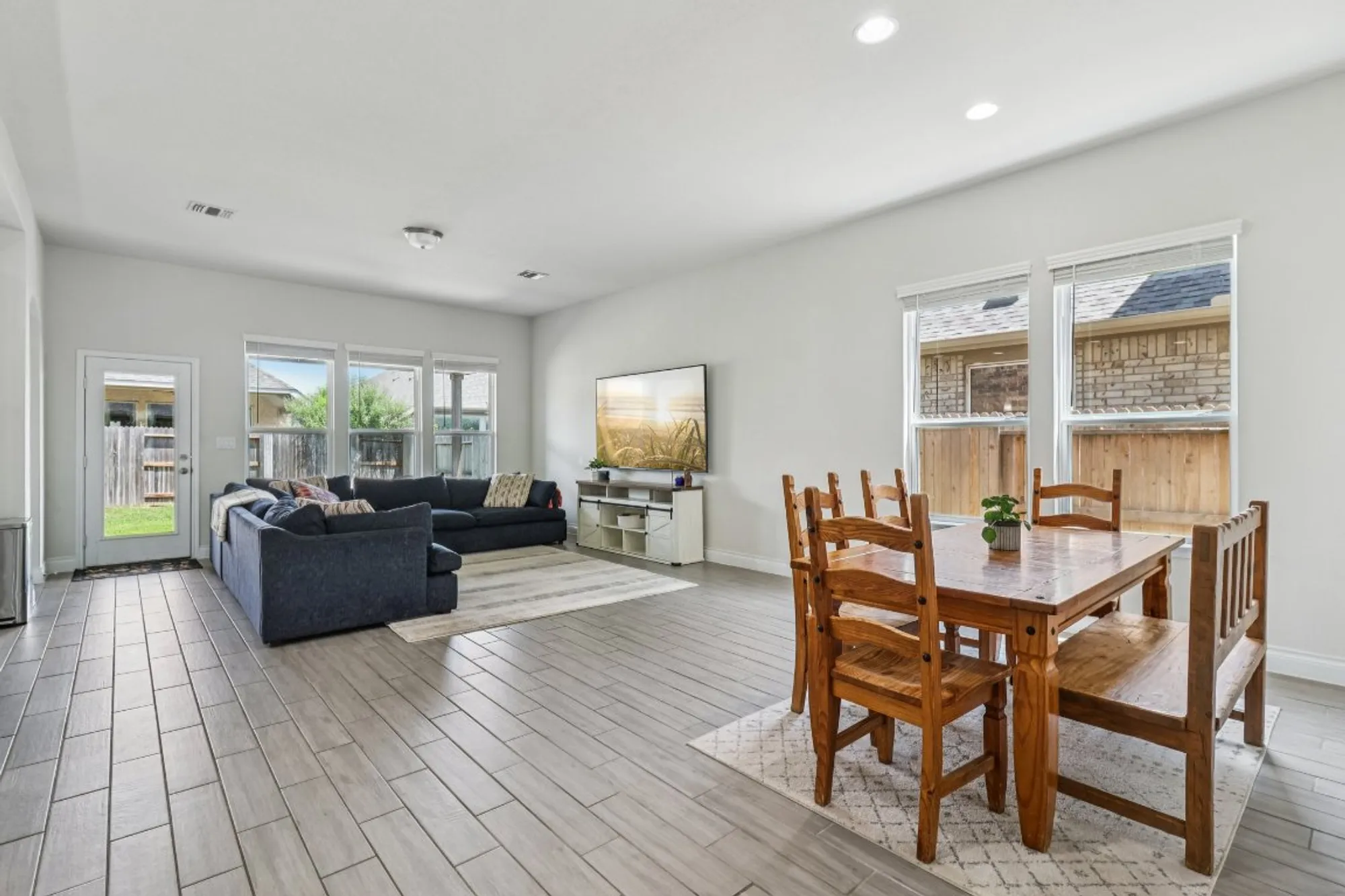 Property Slideshow image 6 of 40 | 2240 zachry dr, New Braunfels, TX, 78132