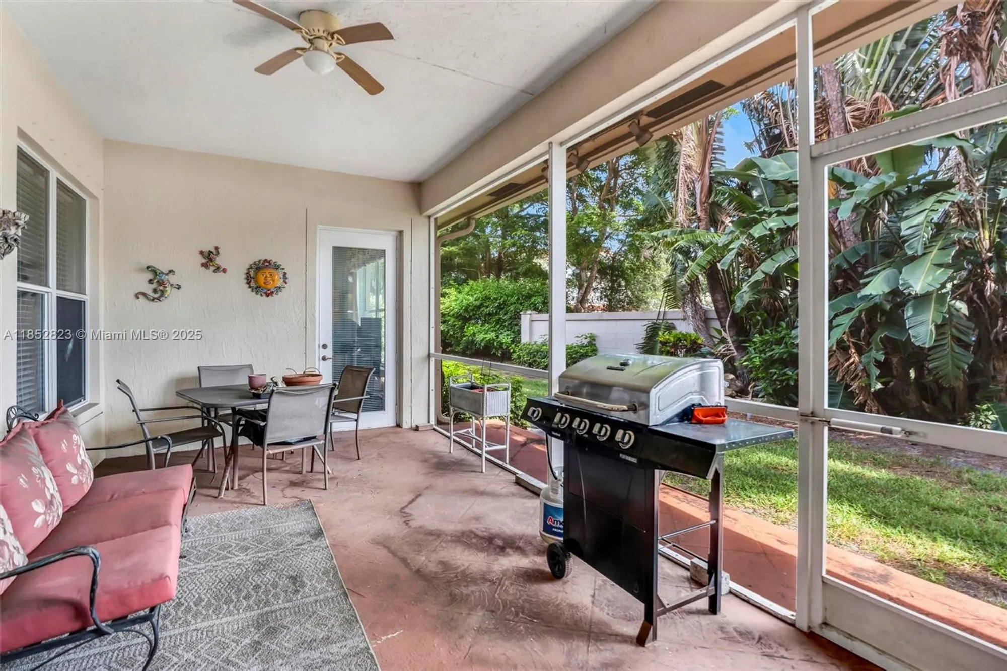 Property Slideshow image 21 of 27 | 6529 jog estates ln, Boynton Beach, FL, 33437