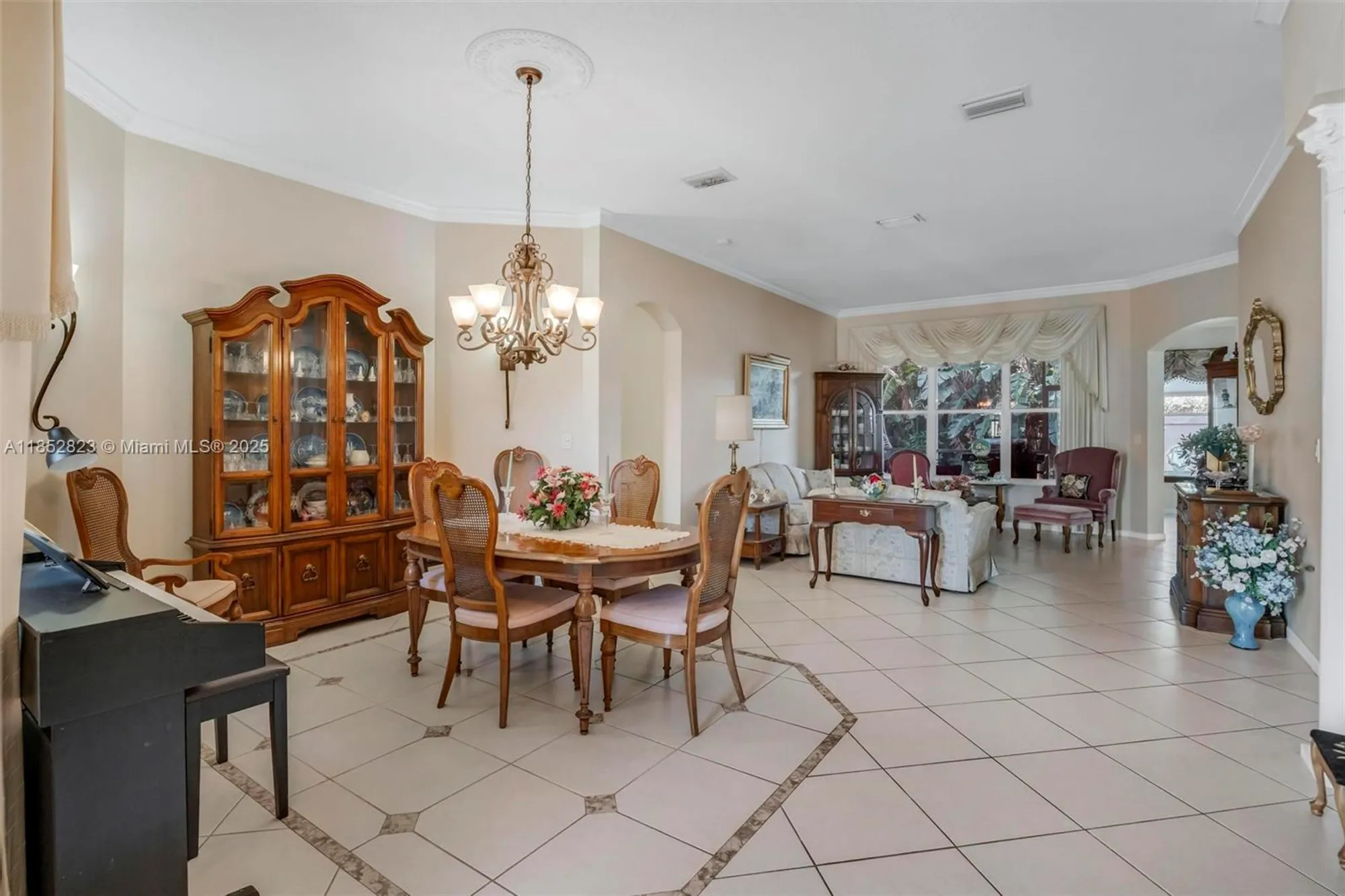 Property Slideshow image 6 of 27 | 6529 jog estates ln, Boynton Beach, FL, 33437