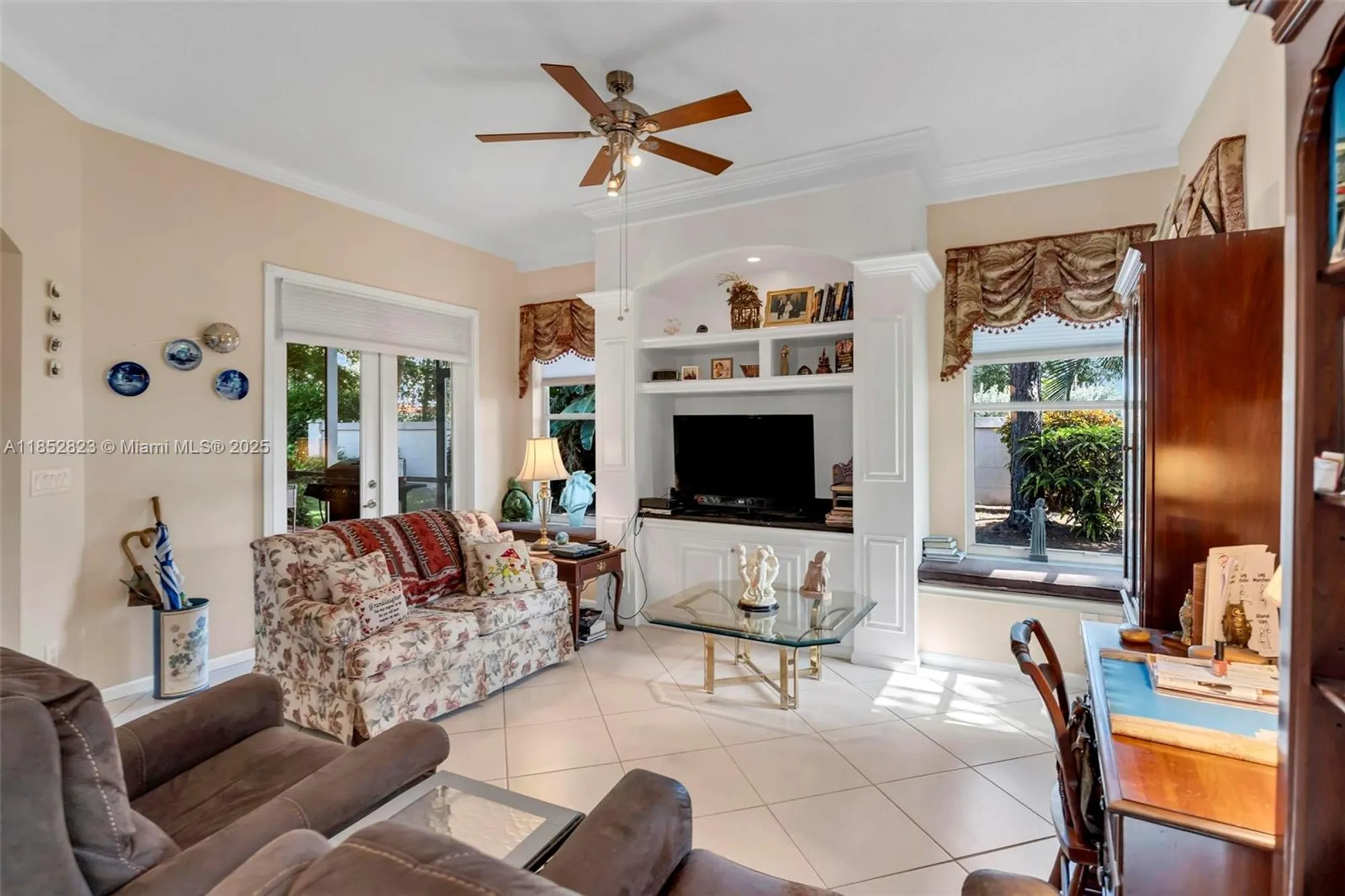 Property Slideshow image 8 of 27 | 6529 jog estates ln, Boynton Beach, FL, 33437