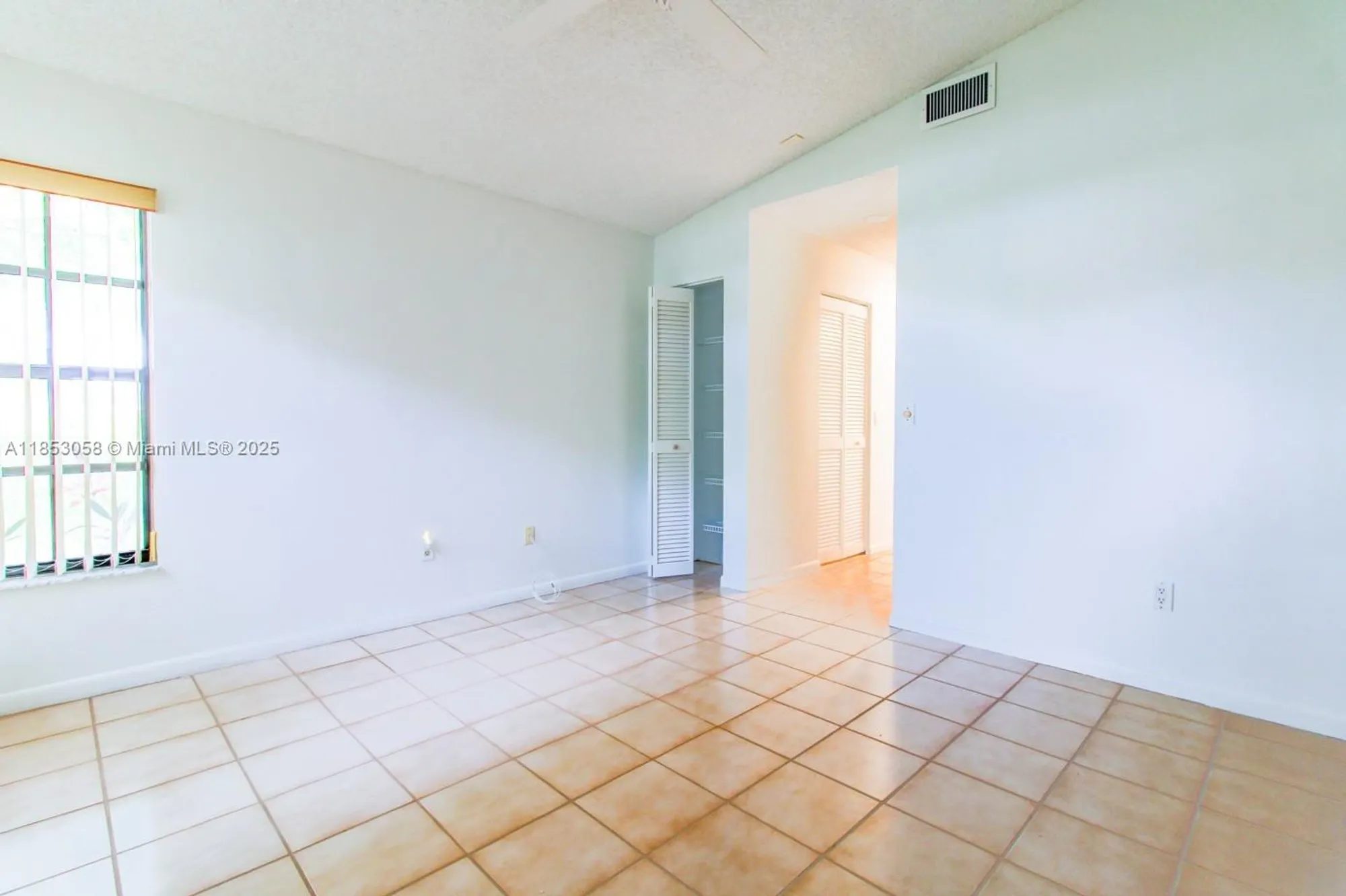 Property Slideshow image 10 of 53 | 5289 fairway woods dr 2911, Delray Beach, FL, 33484