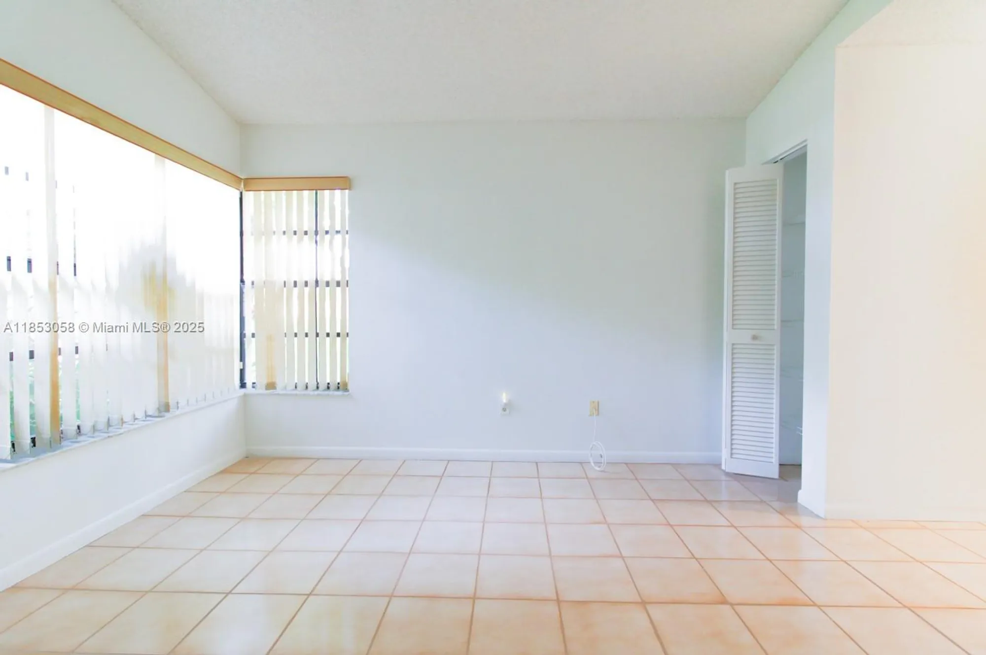 Property Slideshow image 9 of 53 | 5289 fairway woods dr 2911, Delray Beach, FL, 33484