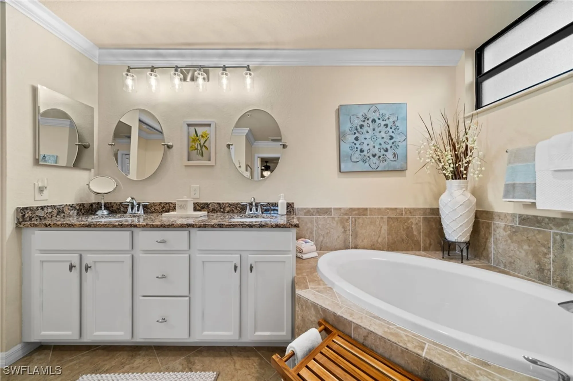 Property Slideshow image 17 of 39 | 28042 bridgetown ct 4611, Bonita Springs, FL, 34135