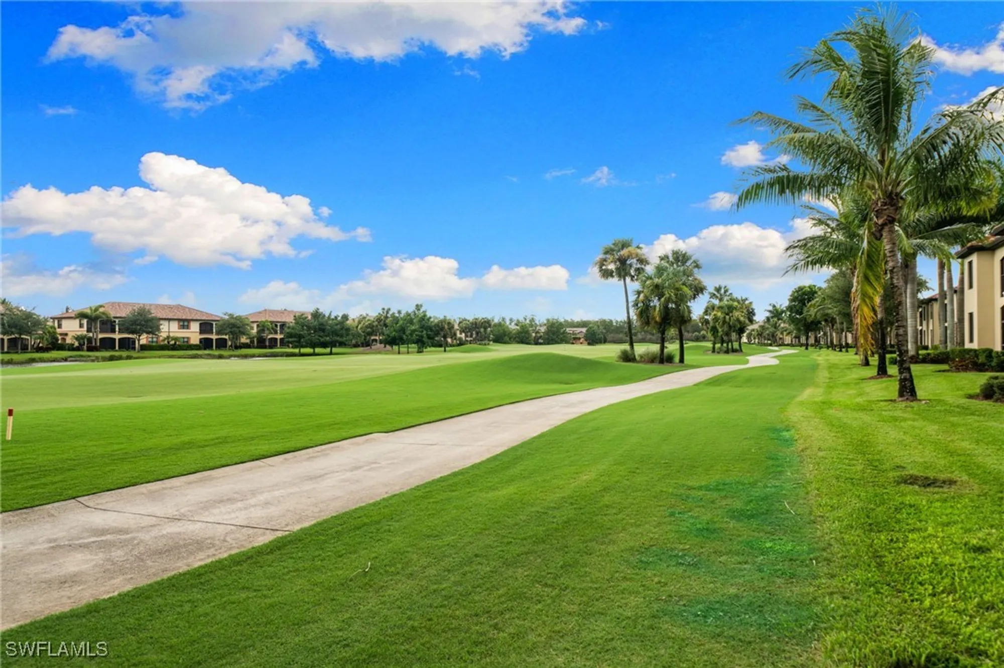 Property Slideshow image 27 of 39 | 28042 bridgetown ct 4611, Bonita Springs, FL, 34135