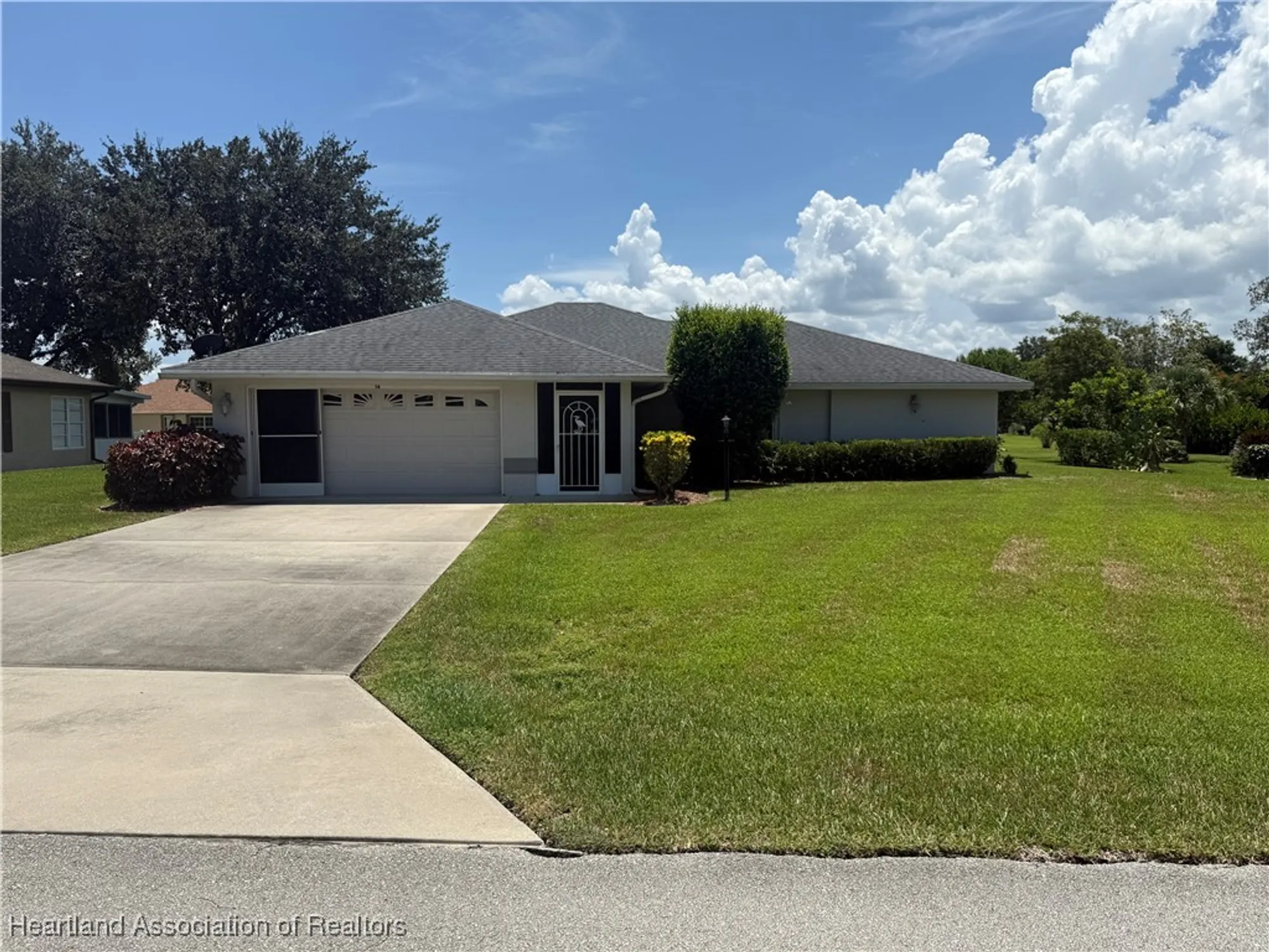 Property Slideshow image 1 of 19 | 14 grandview blvd, Lake Placid, FL, 33852