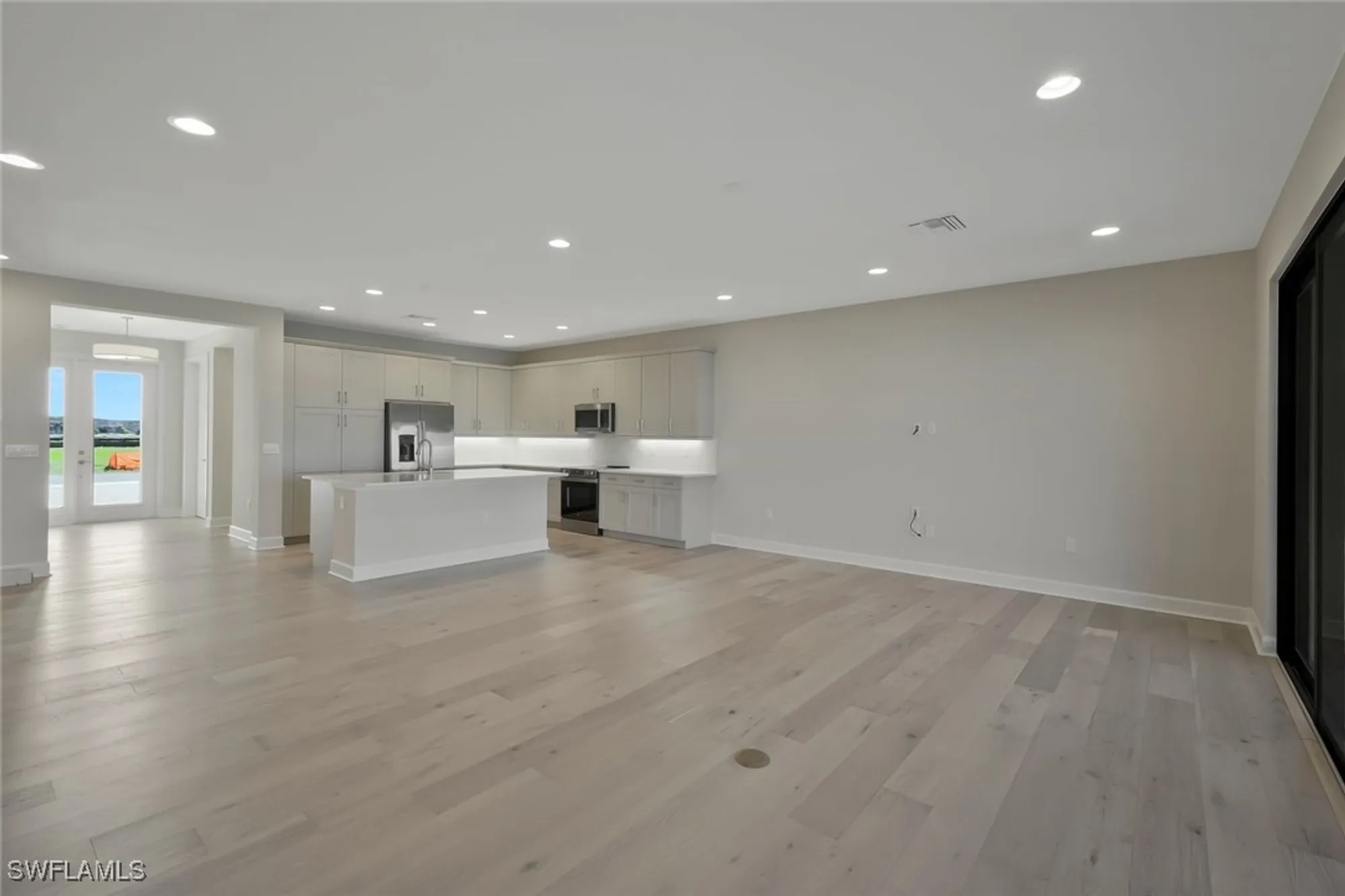 Property Slideshow image 3 of 27 | 3763 gilmores pl, Fort Myers, FL, 33905