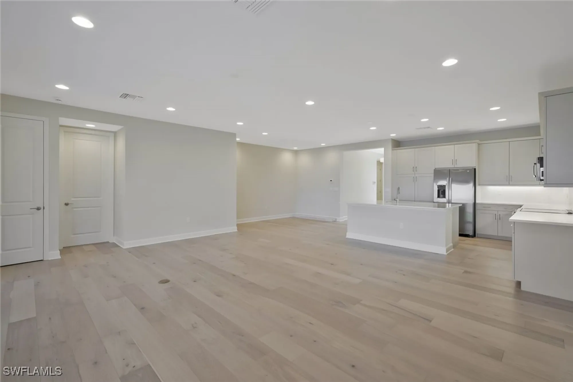 Property Slideshow image 4 of 27 | 3763 gilmores pl, Fort Myers, FL, 33905