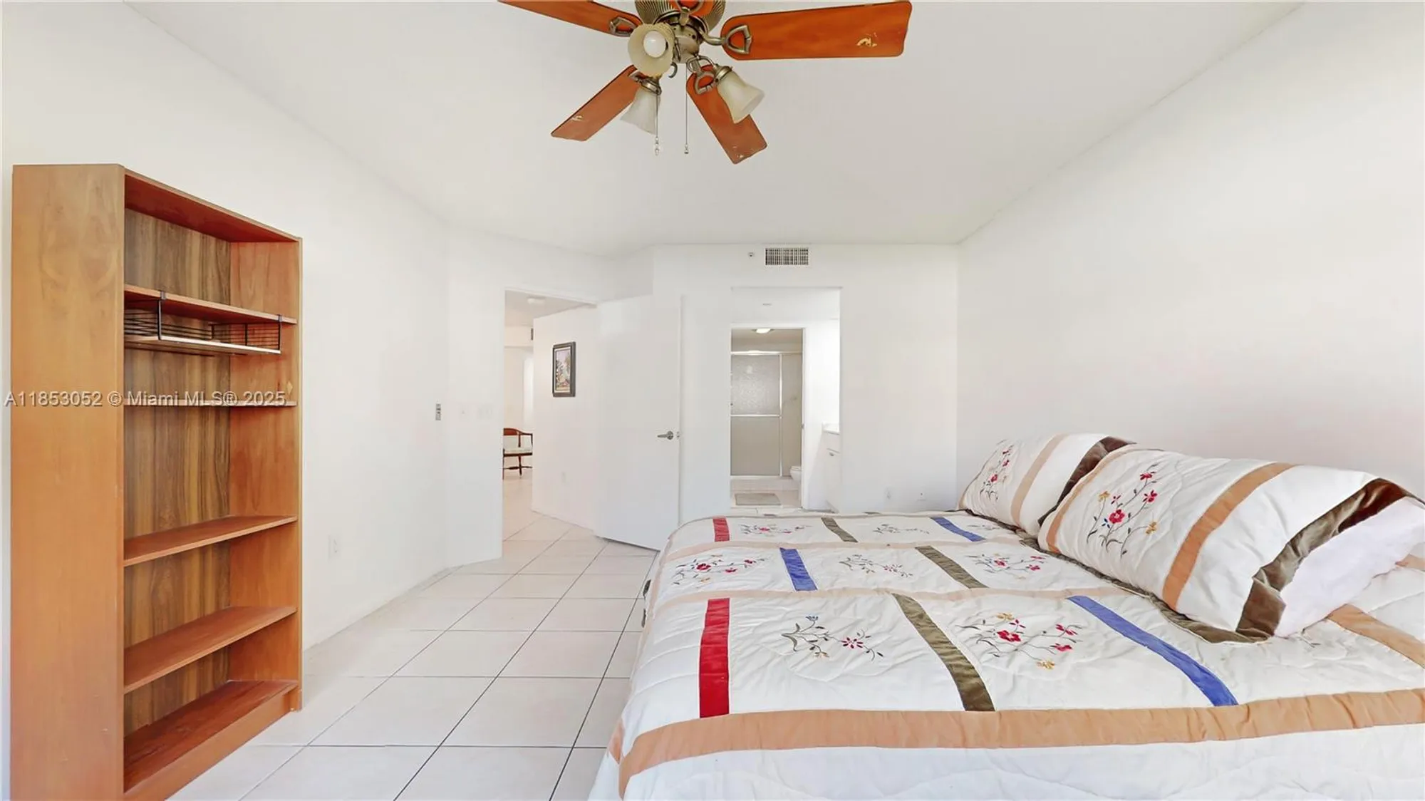 Property Slideshow image 10 of 49 | 550 sw 137th ave l104, Pembroke Pines, FL, 33027