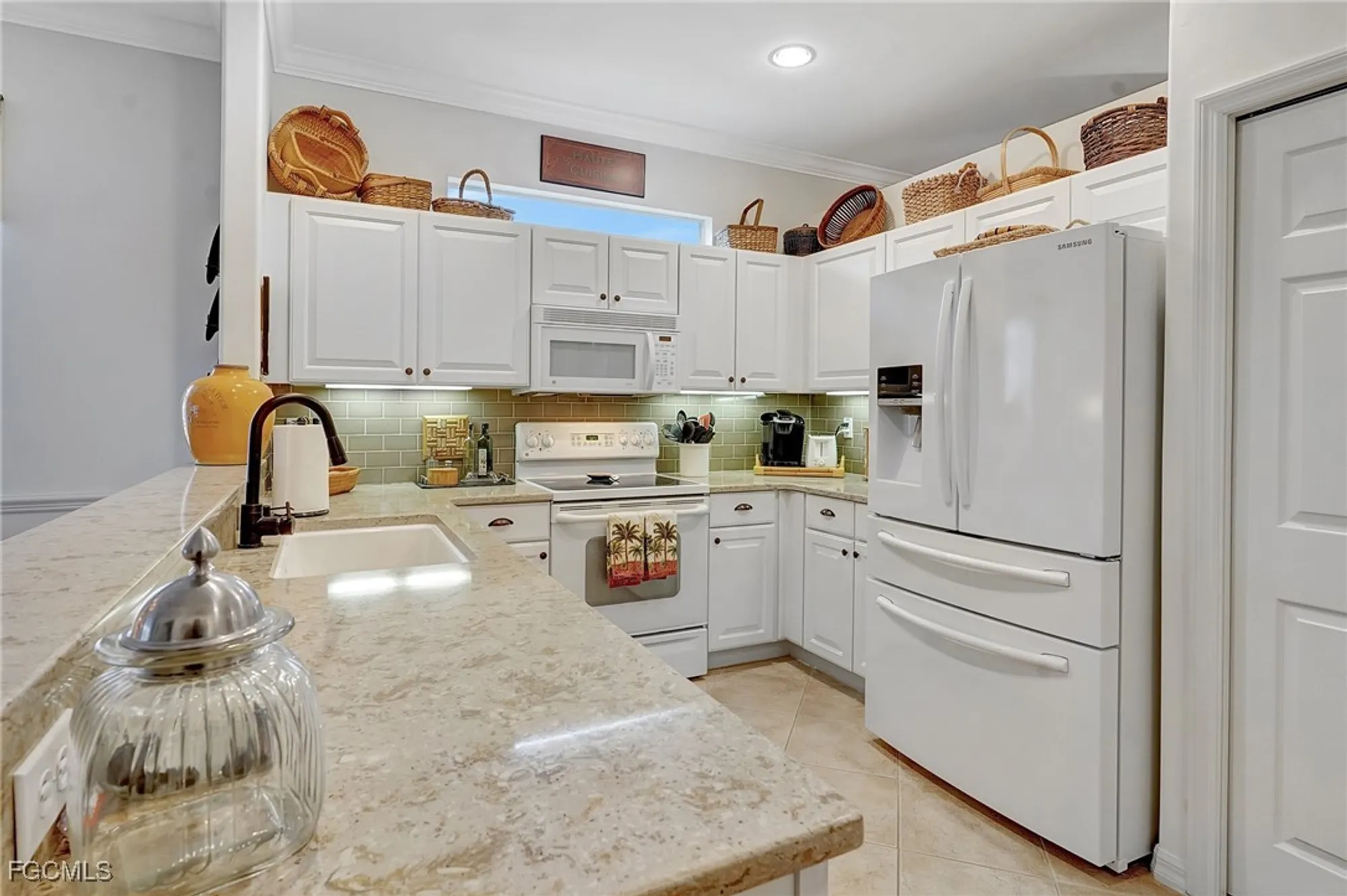 Property Slideshow image 15 of 50 | 8297 langshire way, Fort Myers, FL, 33912
