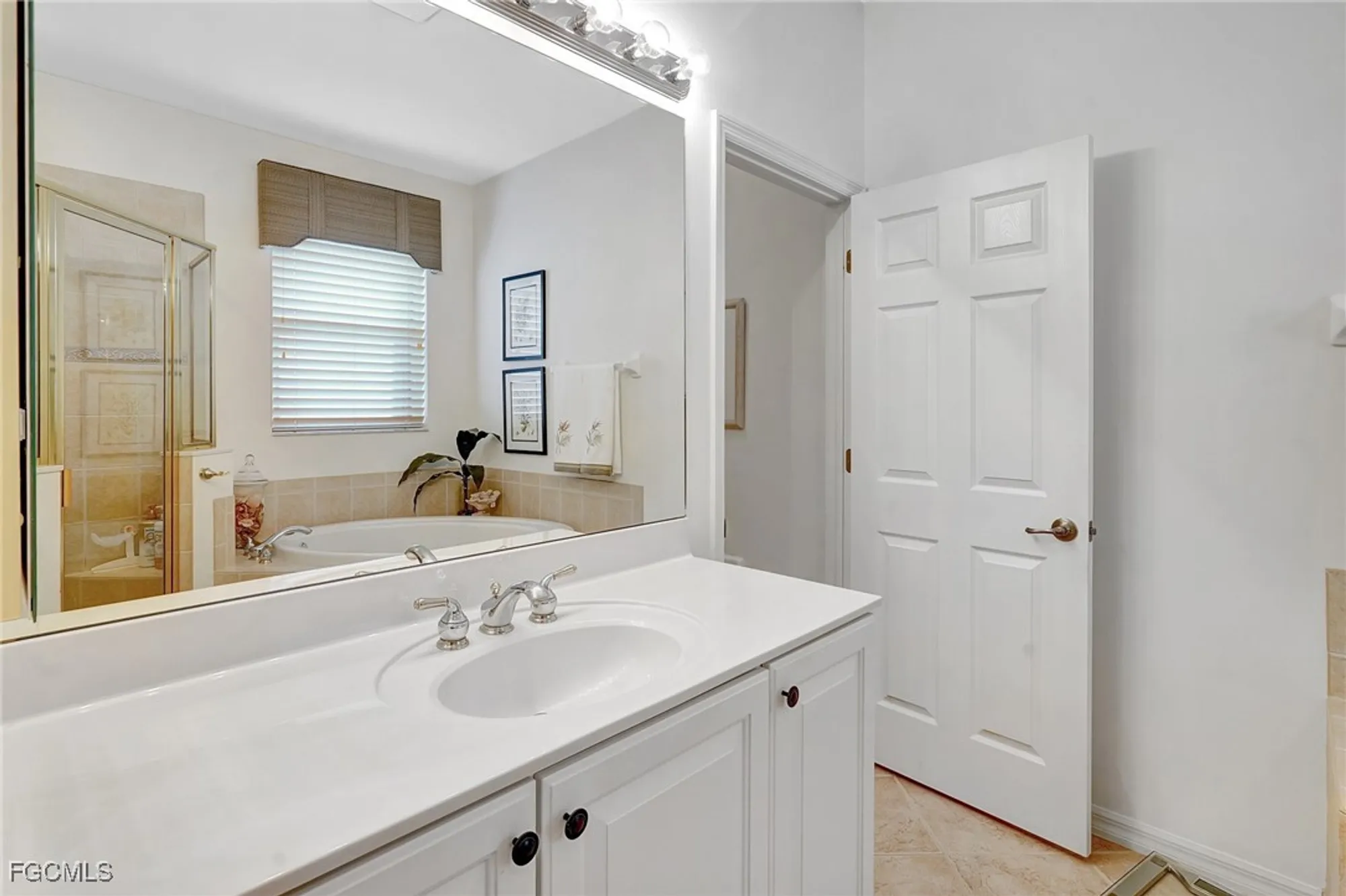 Property Slideshow image 25 of 50 | 8297 langshire way, Fort Myers, FL, 33912