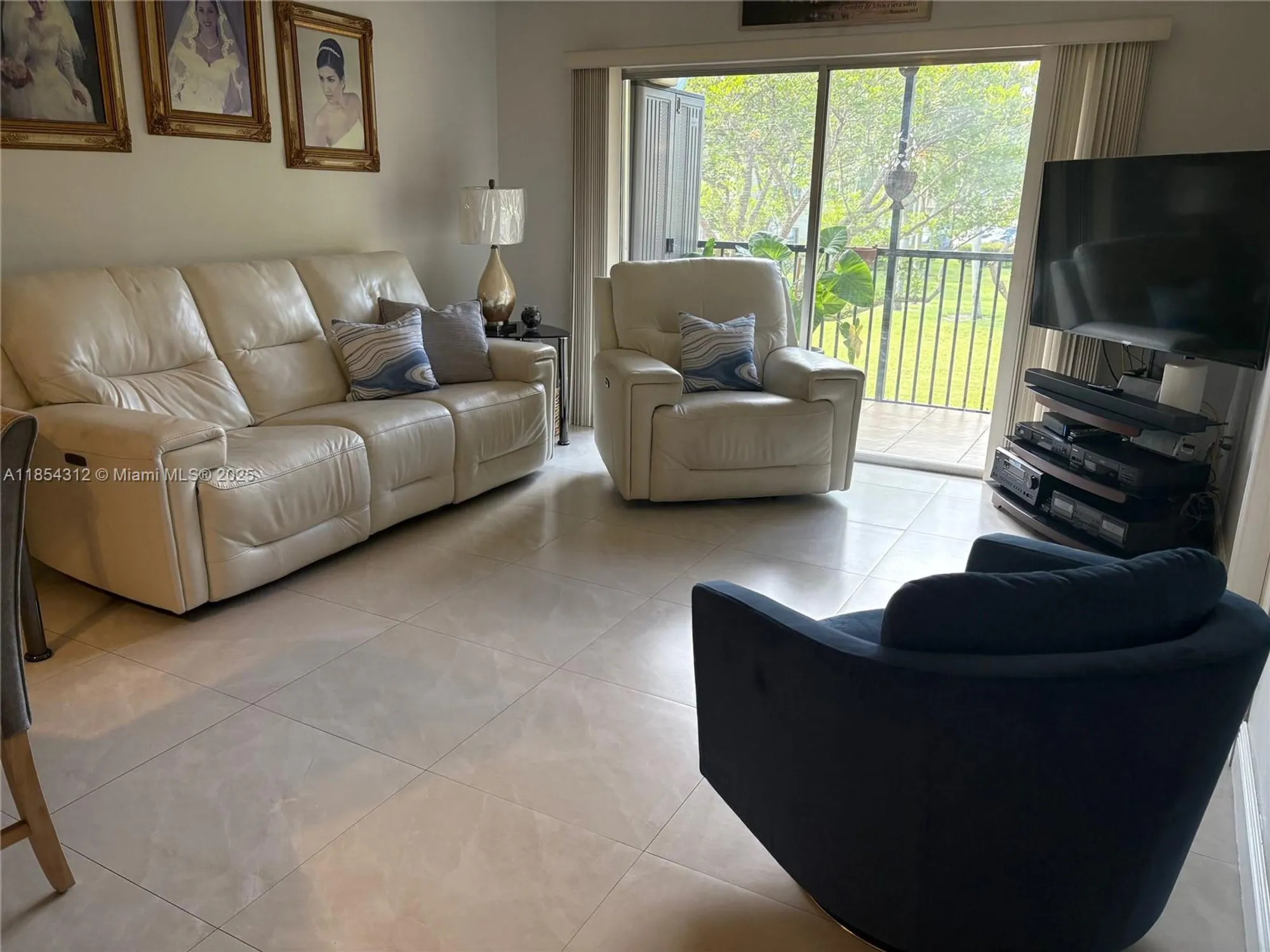 Property Slideshow image 8 of 25 | 12955 sw 16th ct 205m, Pembroke Pines, FL, 33027