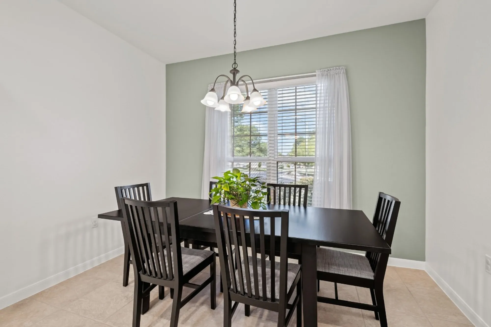 Property Slideshow image 16 of 40 | 302 rosecliff dr, Georgetown, TX, 78633