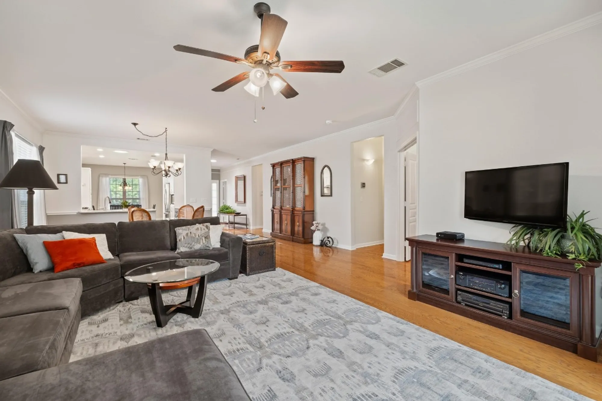 Property Slideshow image 9 of 40 | 302 rosecliff dr, Georgetown, TX, 78633