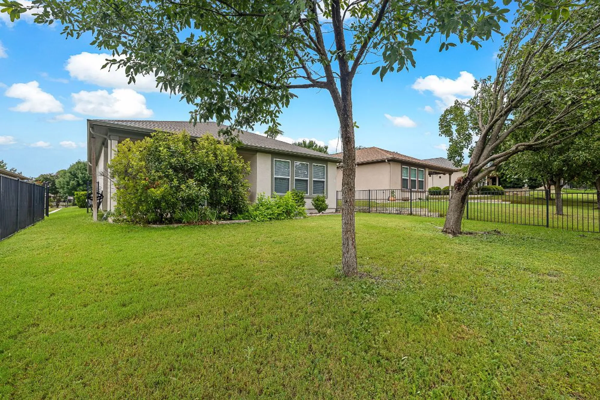 Property Slideshow image 3 of 22 | 607 salt creek ln, Georgetown, TX, 78633