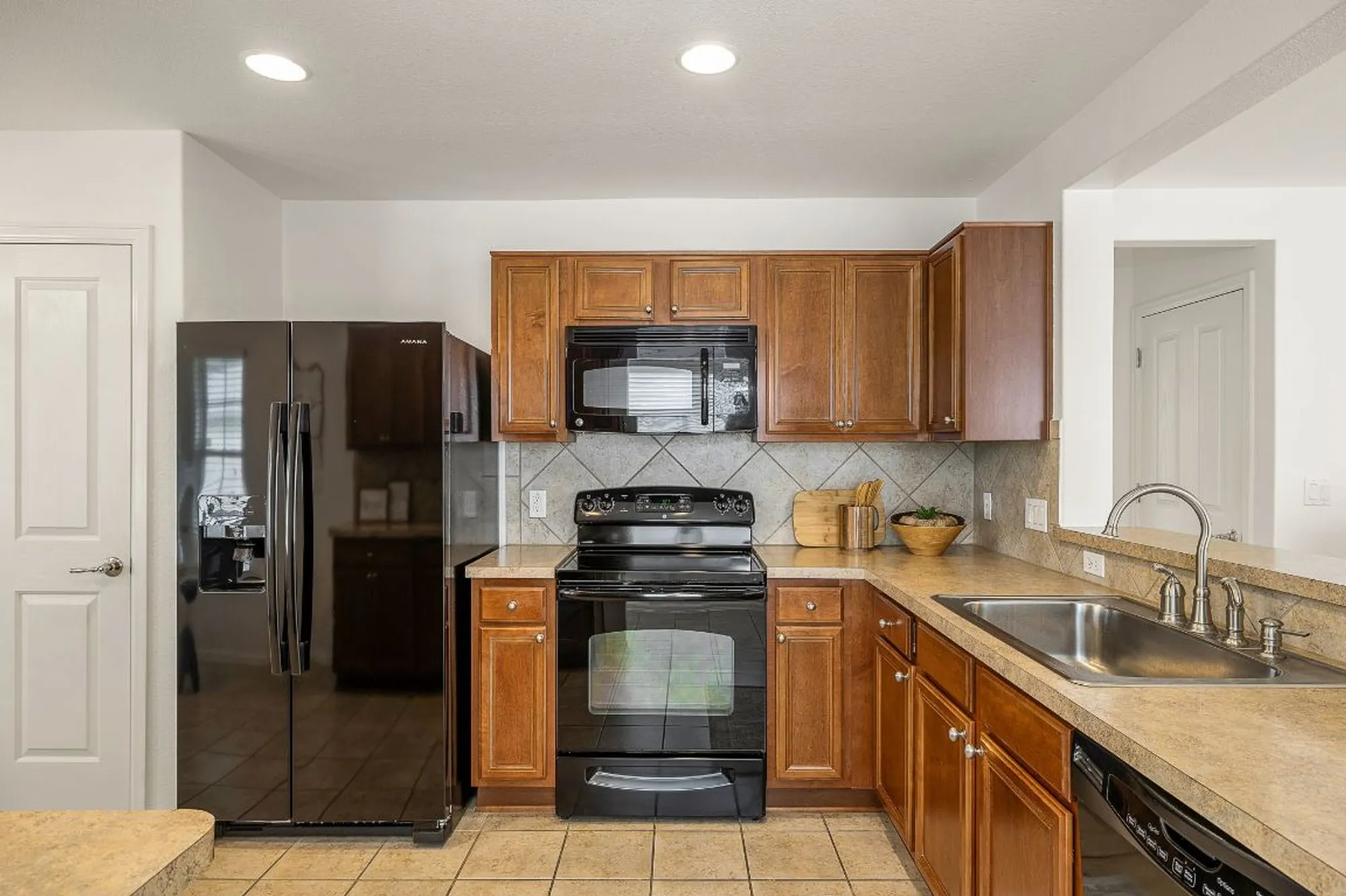 Property Slideshow image 8 of 22 | 607 salt creek ln, Georgetown, TX, 78633