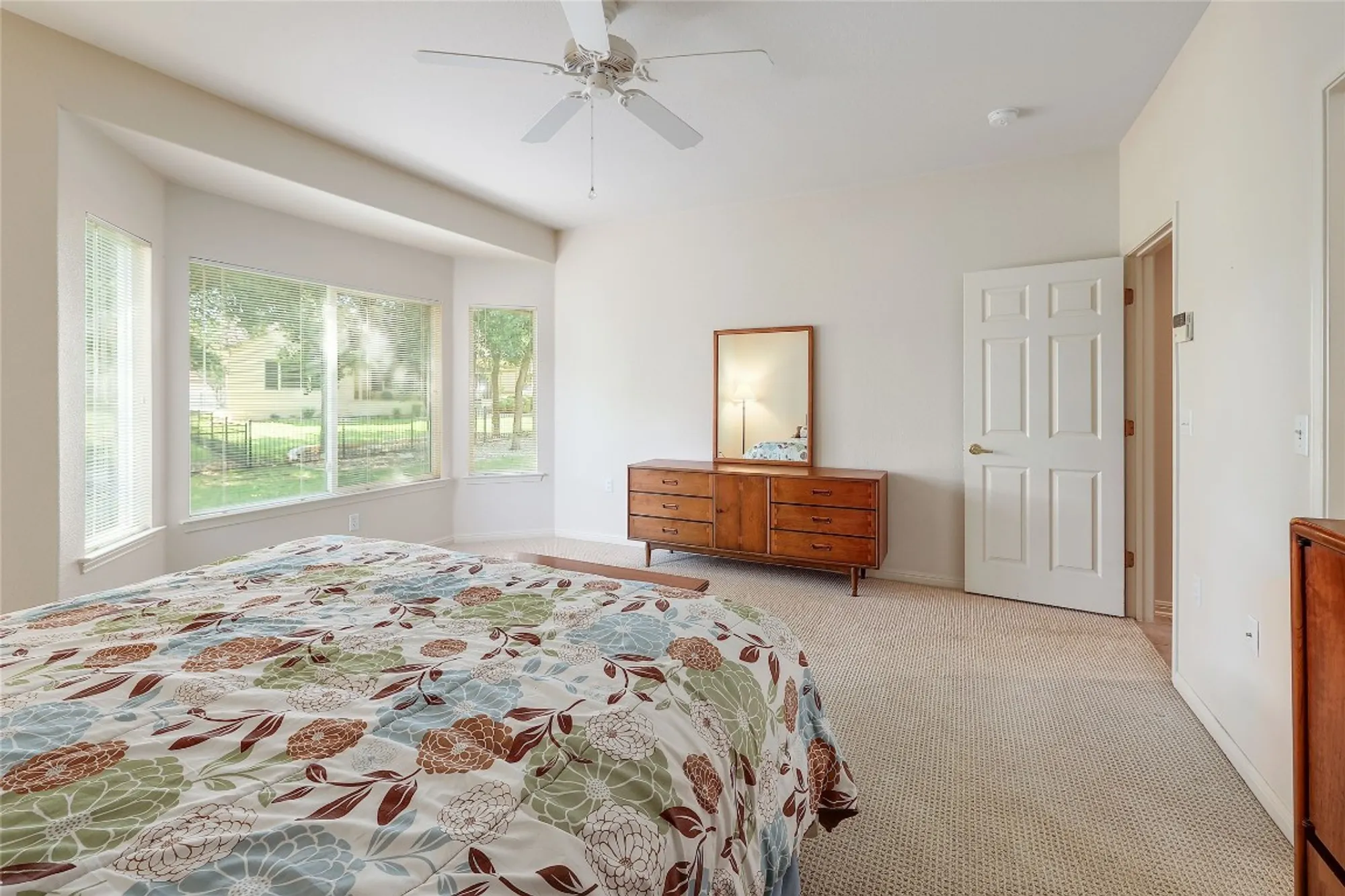 Property Slideshow image 16 of 28 | 107 lynn cv, Georgetown, TX, 78633