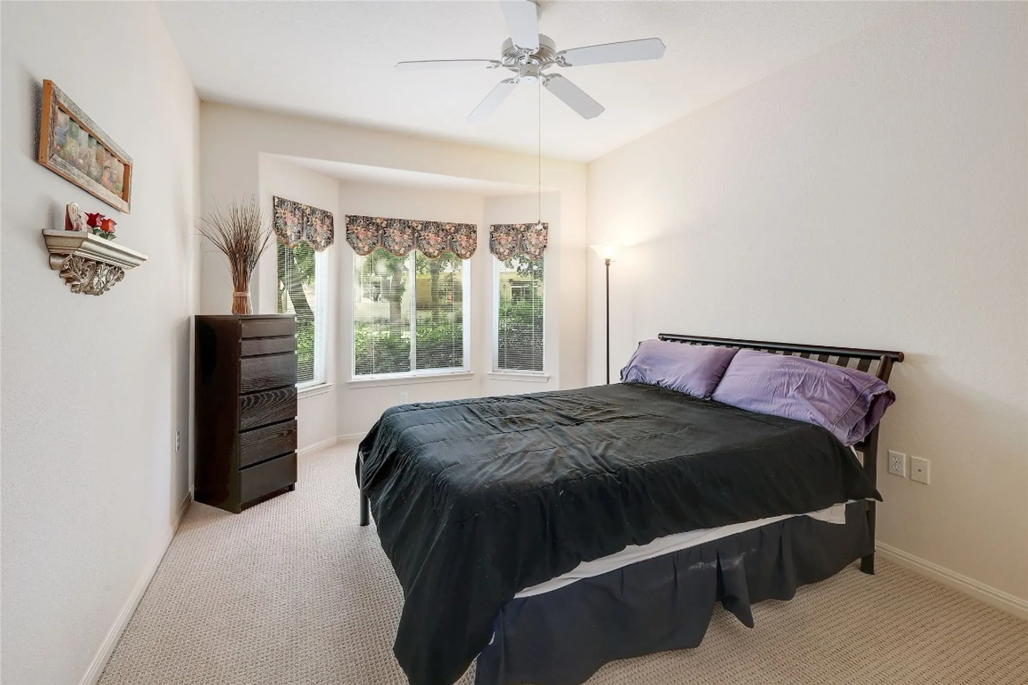 Property Slideshow image 20 of 28 | 107 lynn cv, Georgetown, TX, 78633