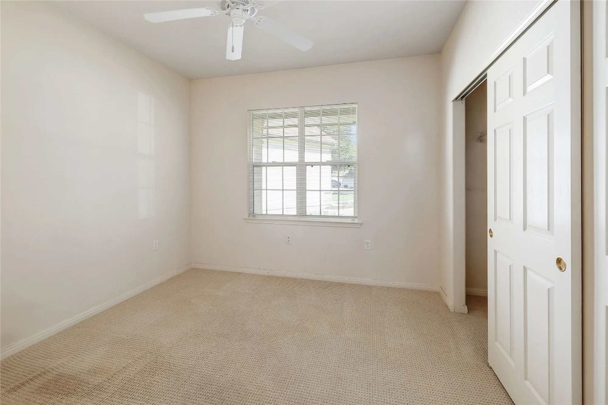 Property Slideshow image 21 of 28 | 107 lynn cv, Georgetown, TX, 78633