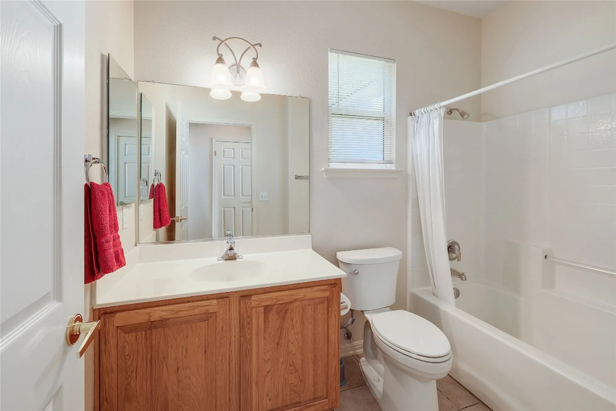 Property Slideshow image 22 of 28 | 107 lynn cv, Georgetown, TX, 78633