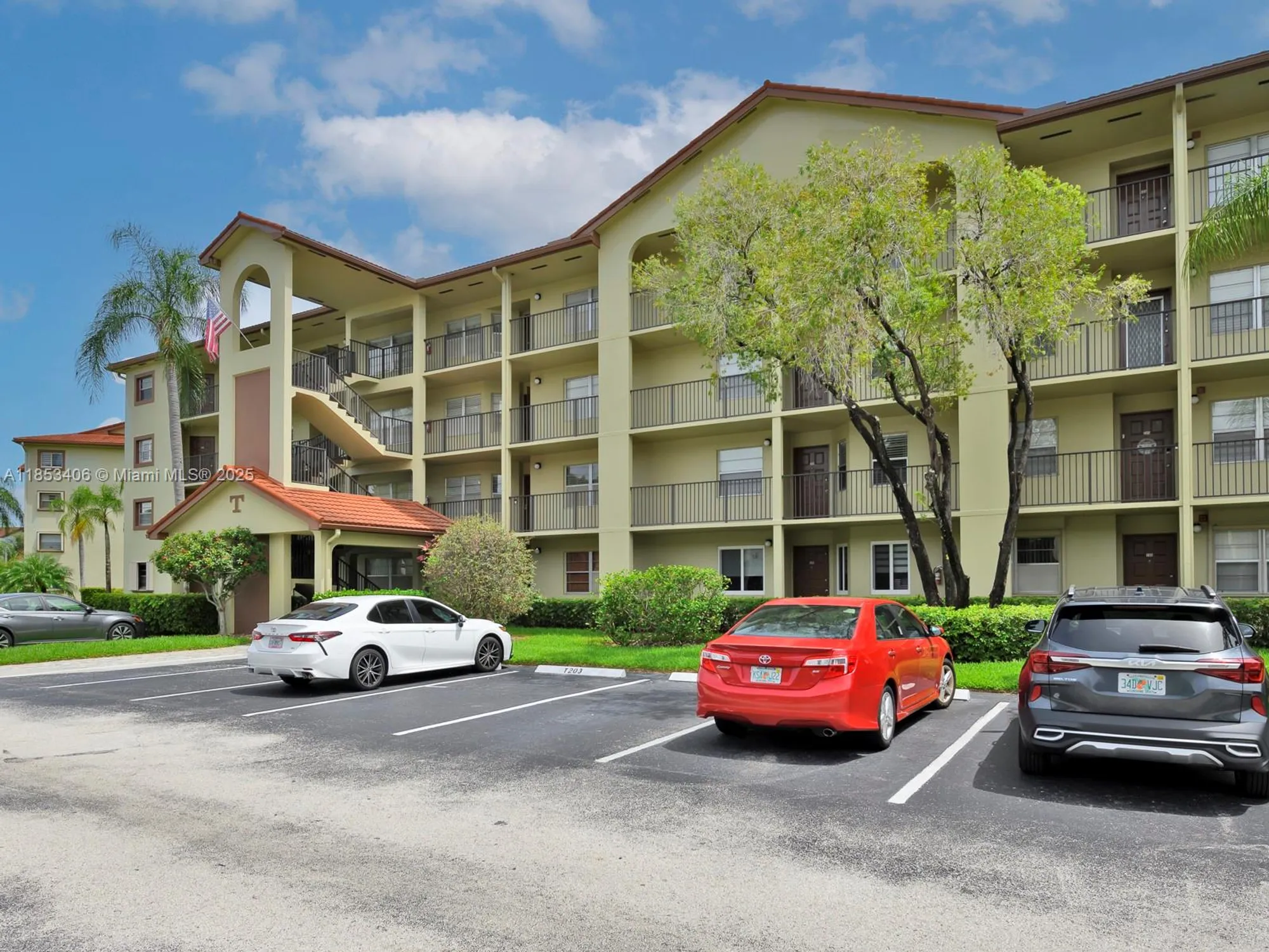 Property Slideshow image 4 of 41 | 13001 sw 15th ct apt 104t, Pembroke Pines, FL, 33027
