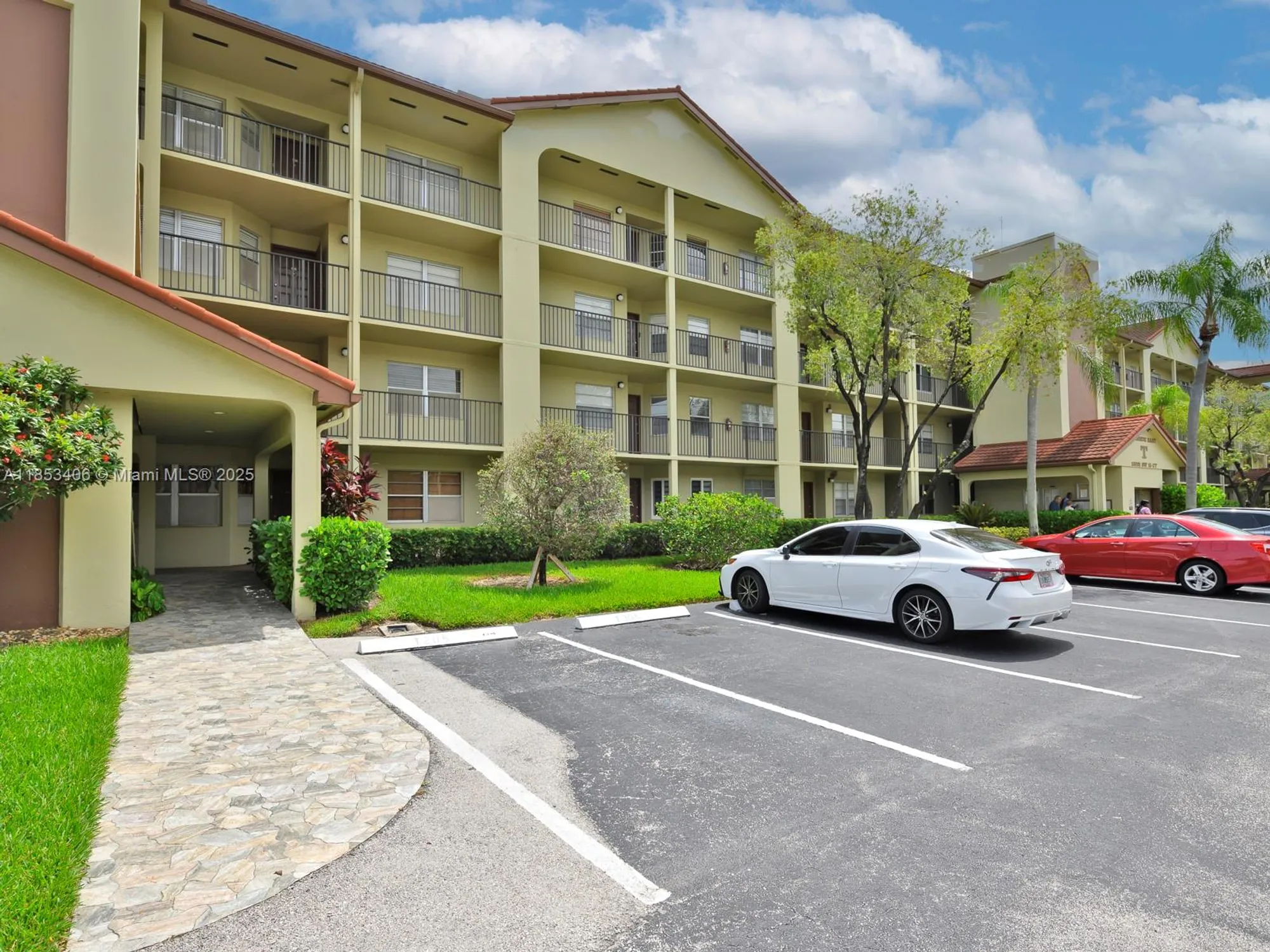 Property Slideshow image 5 of 41 | 13001 sw 15th ct apt 104t, Pembroke Pines, FL, 33027