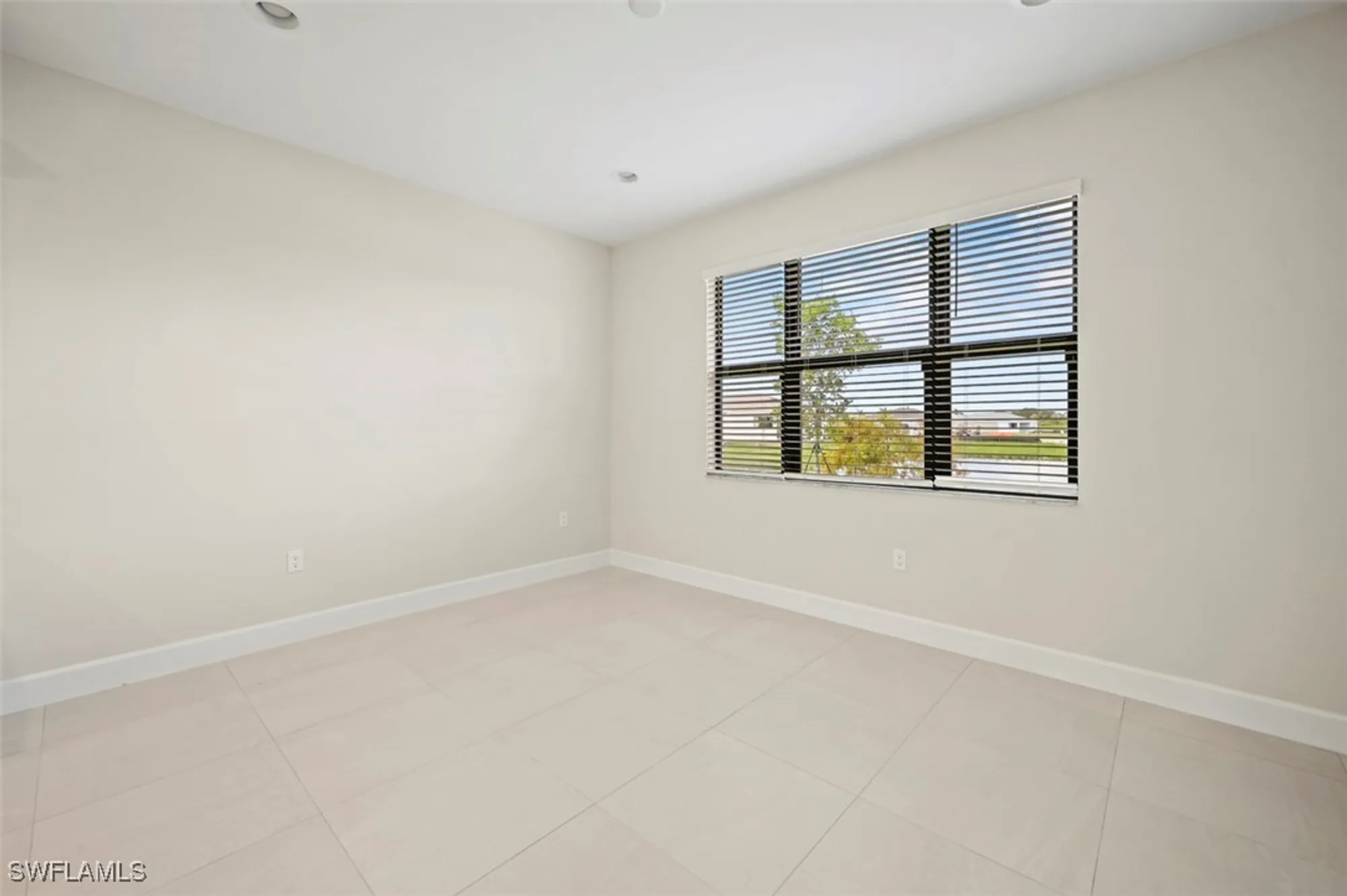 Property Slideshow image 10 of 49 | 3369 meloy dr, Fort Myers, FL, 33905