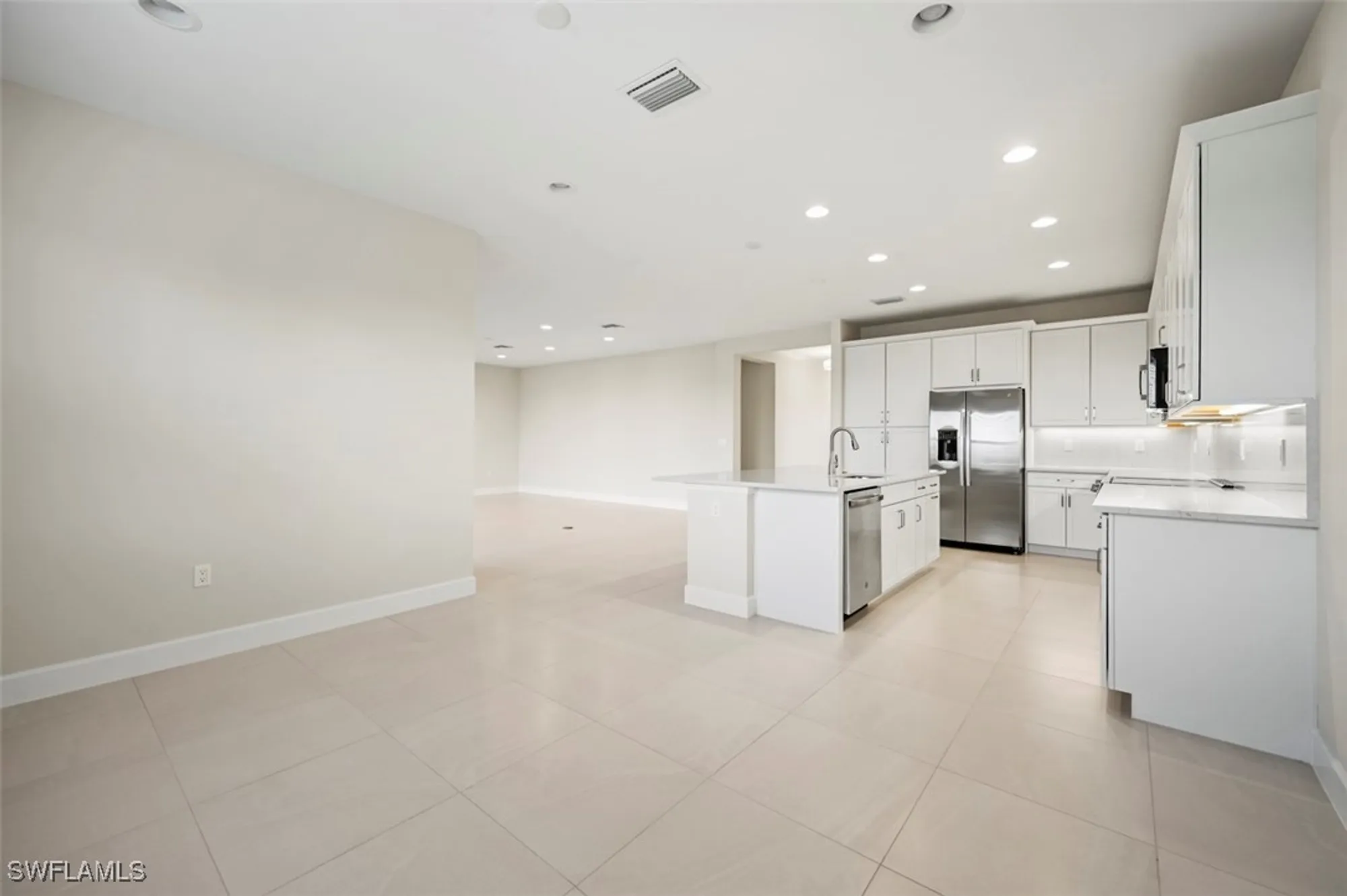 Property Slideshow image 13 of 49 | 3369 meloy dr, Fort Myers, FL, 33905