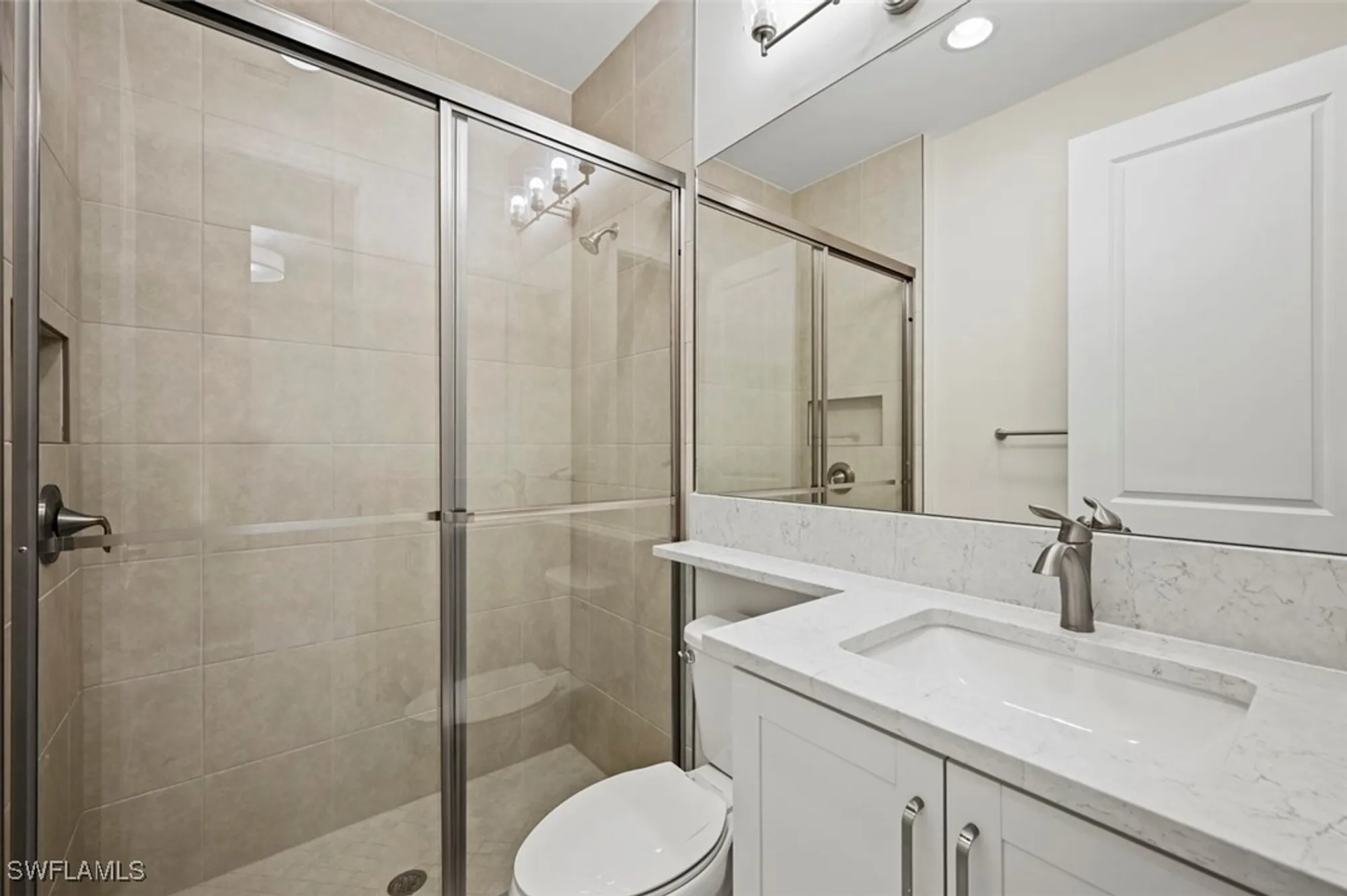 Property Slideshow image 26 of 49 | 3369 meloy dr, Fort Myers, FL, 33905