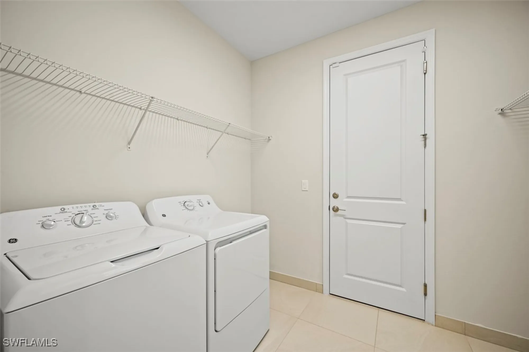 Property Slideshow image 27 of 49 | 3369 meloy dr, Fort Myers, FL, 33905