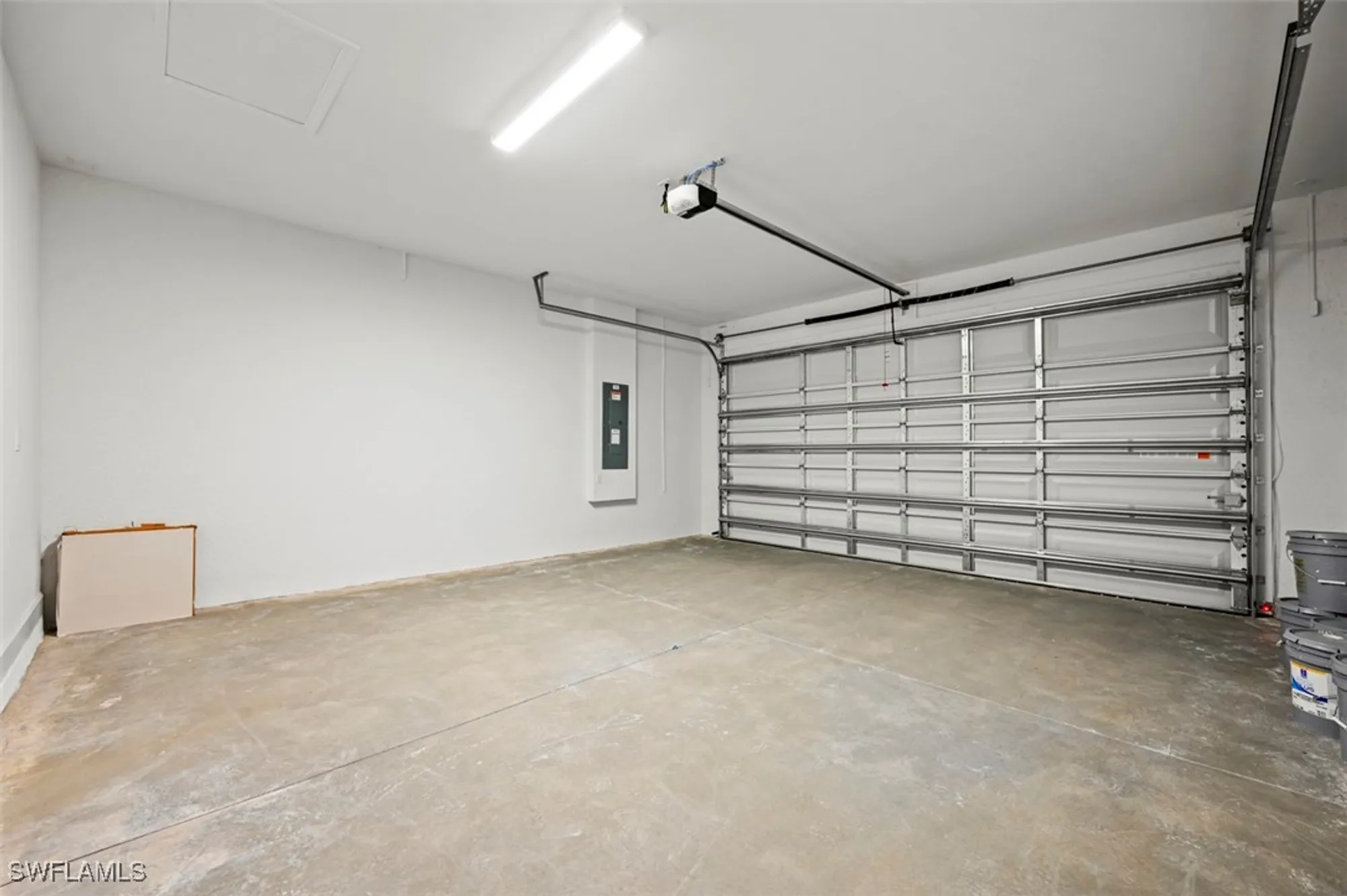 Property Slideshow image 28 of 49 | 3369 meloy dr, Fort Myers, FL, 33905