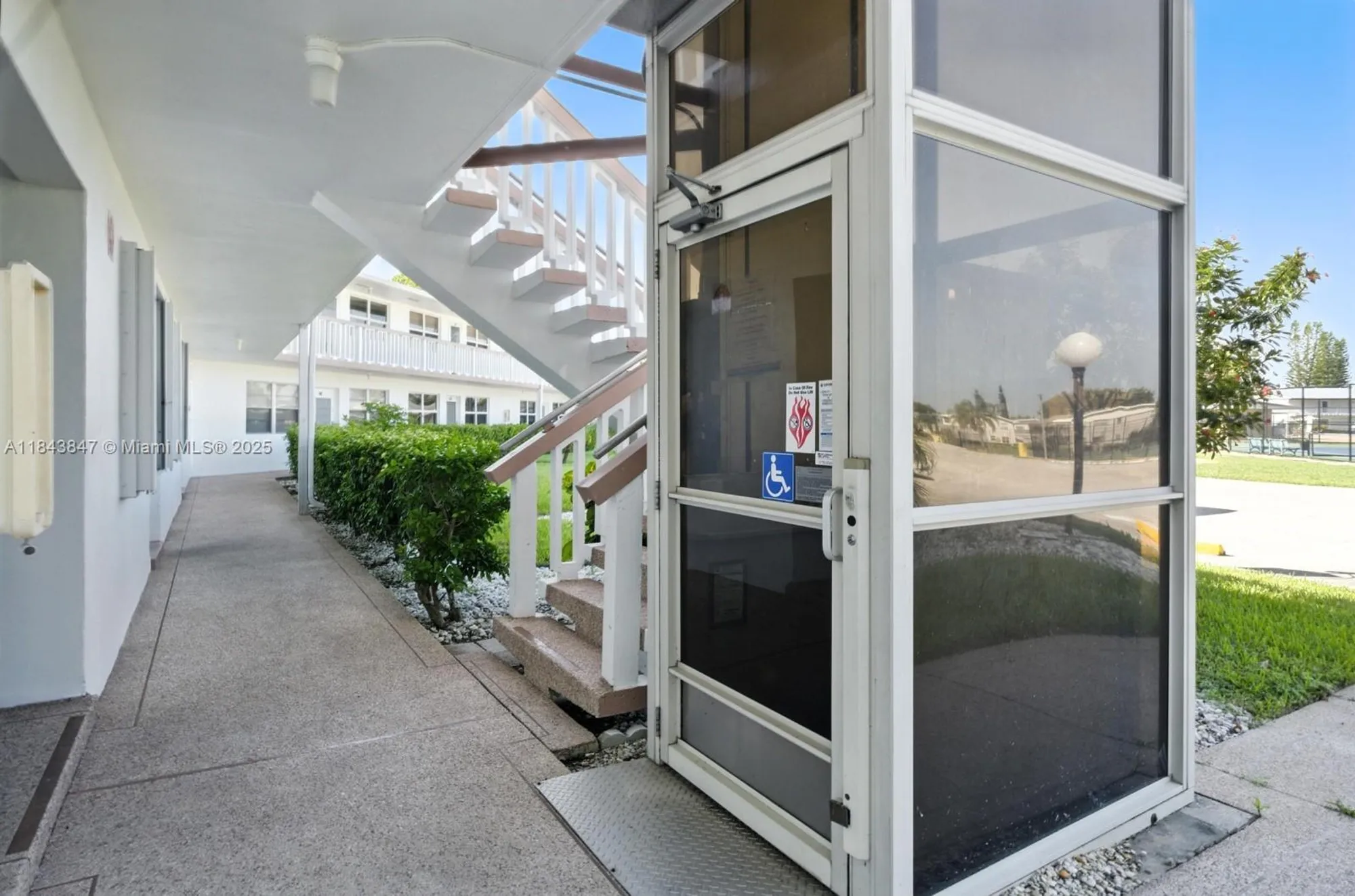 Property Slideshow image 14 of 28 | 61 somerset c # 61, West Palm Beach, FL, 33417