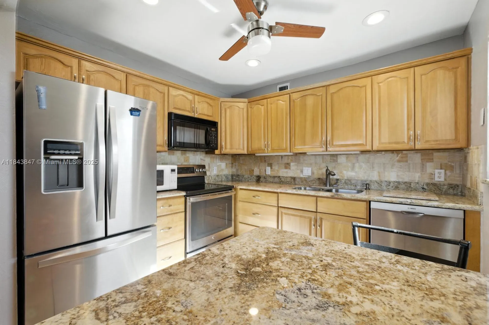 Property Slideshow image 6 of 28 | 61 somerset c # 61, West Palm Beach, FL, 33417