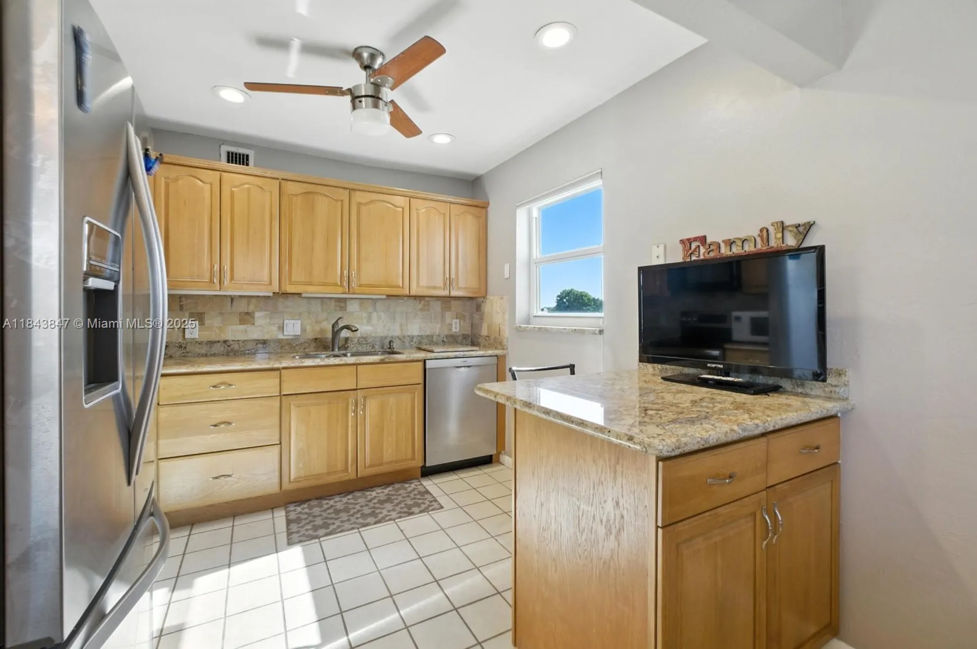 Property Slideshow image 7 of 28 | 61 somerset c # 61, West Palm Beach, FL, 33417