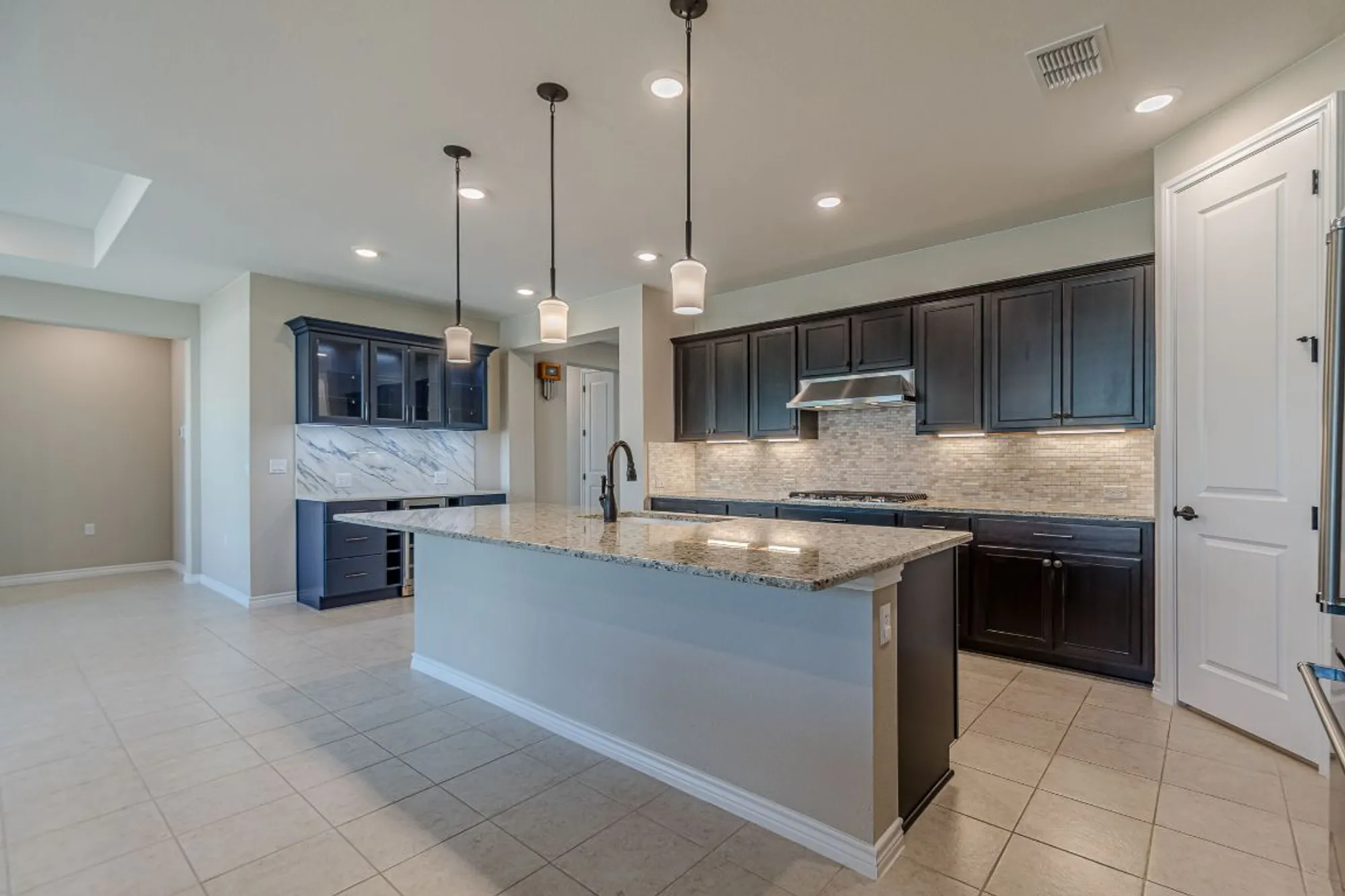 Property Slideshow image 13 of 40 | 112 diving crest cv unit 103, San Marcos, TX, 78666